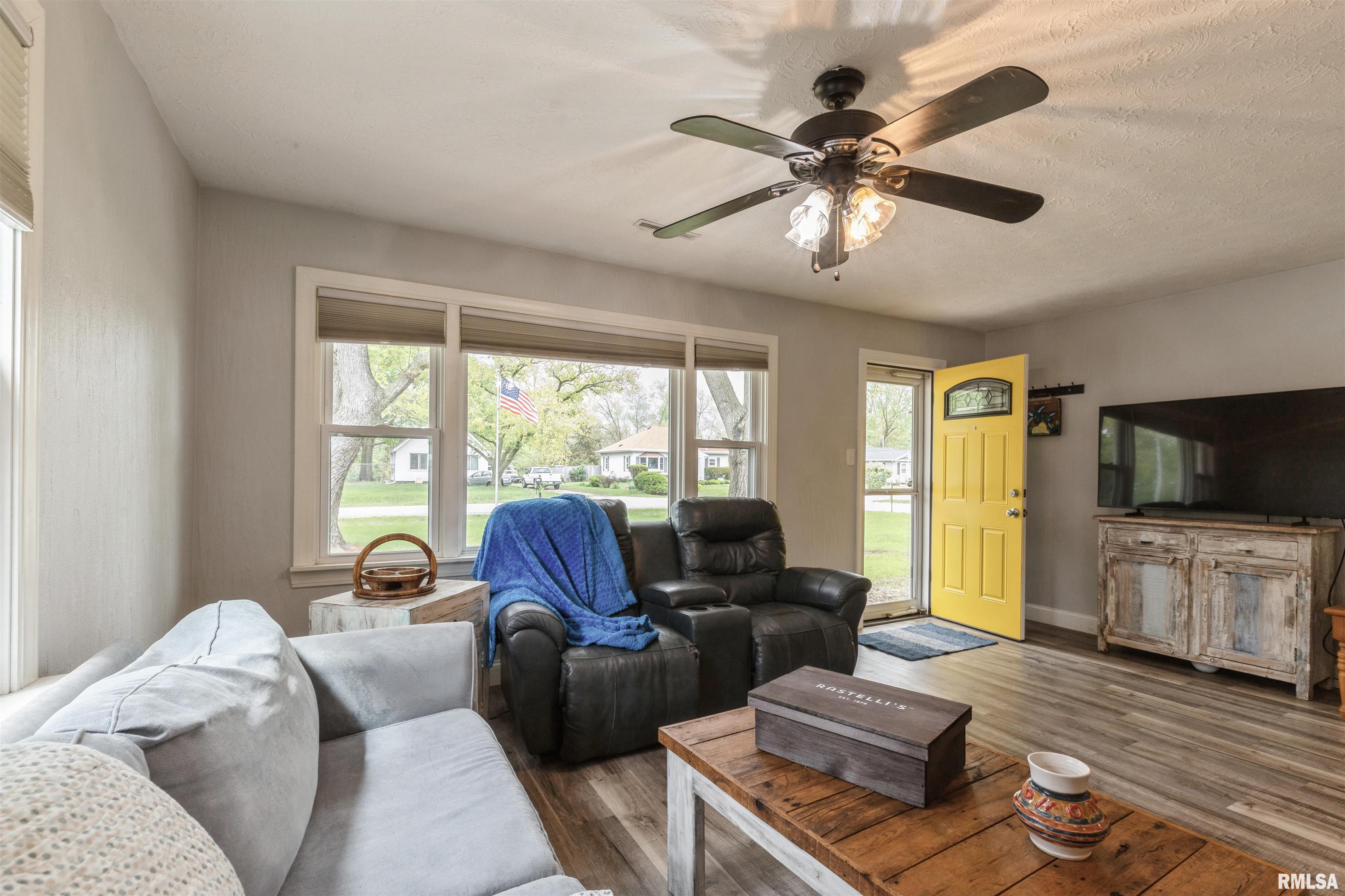 3802 6th Avenue, East Moline, Illinois image 14