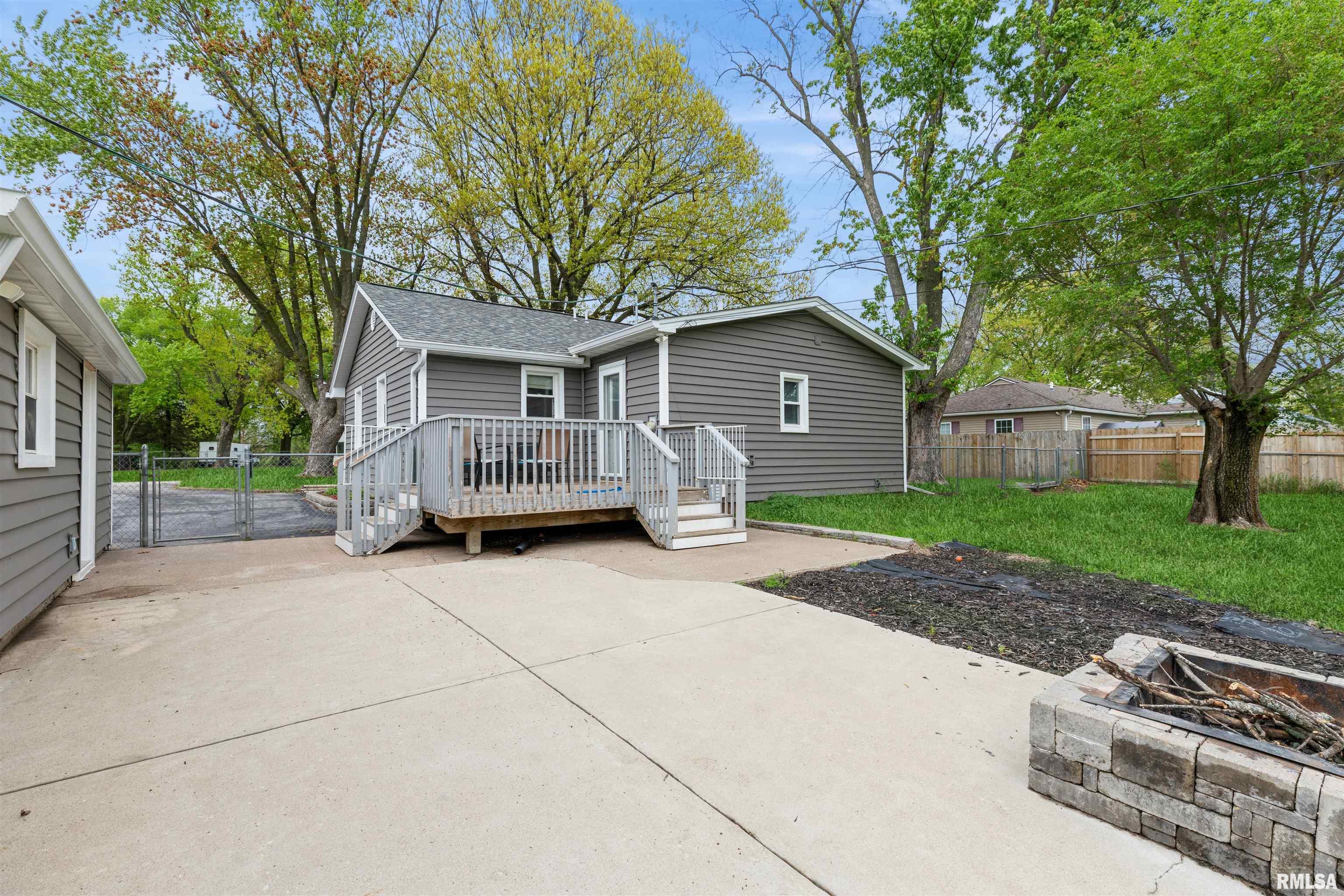 3802 6th Avenue, East Moline, Illinois image 8