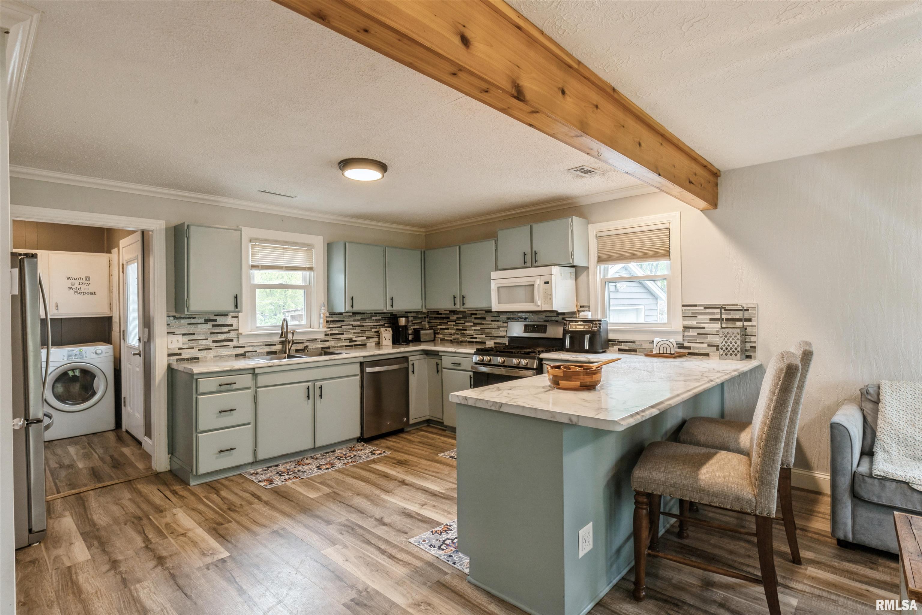 3802 6th Avenue, East Moline, Illinois image 16