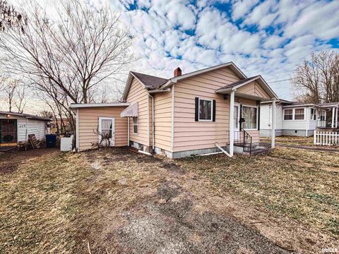 Homes For Sale - 506 S Binkley Street<br/> West Frankfort, IL 62896