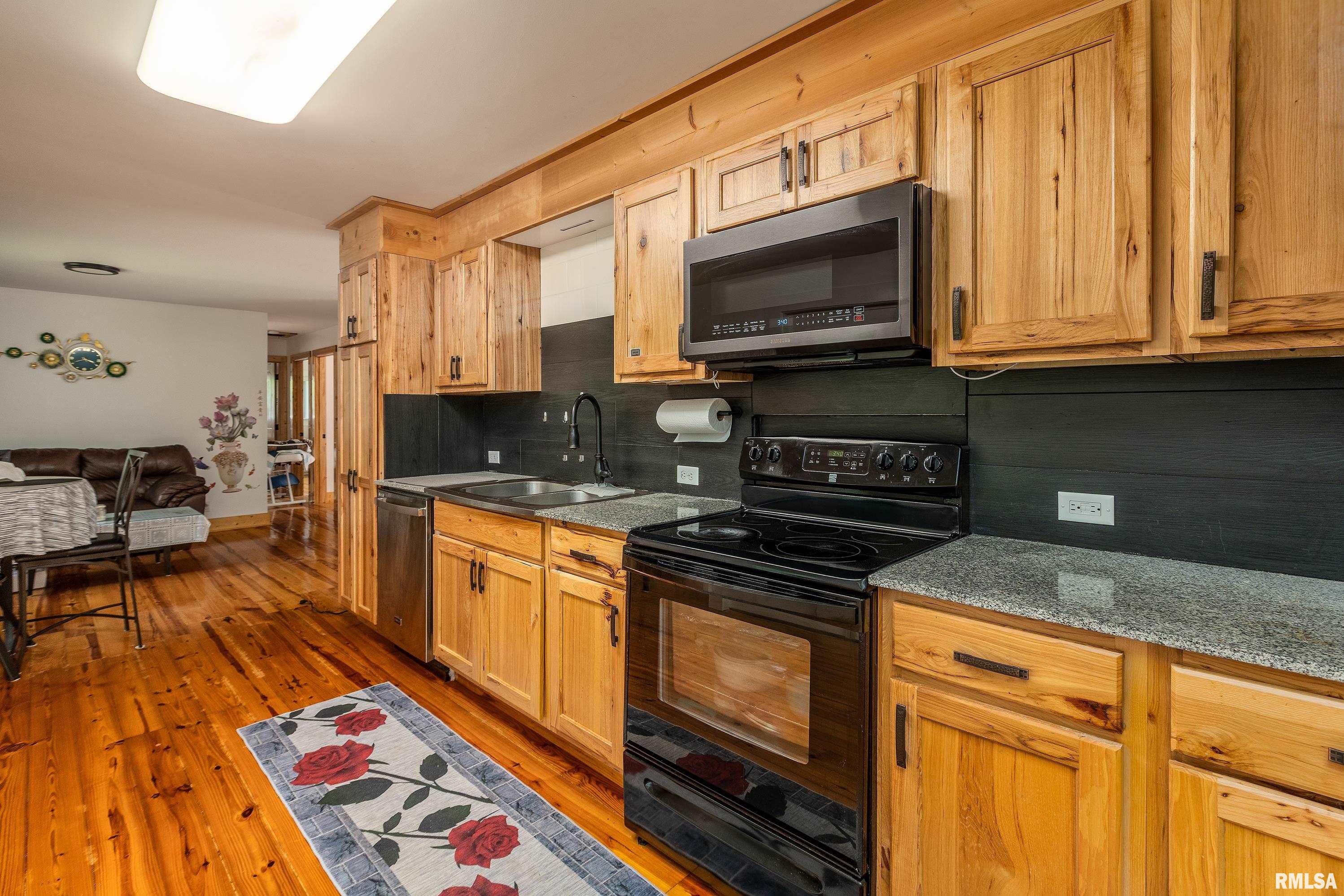 180 Pinehill Lane, Harrisburg, Illinois image 9