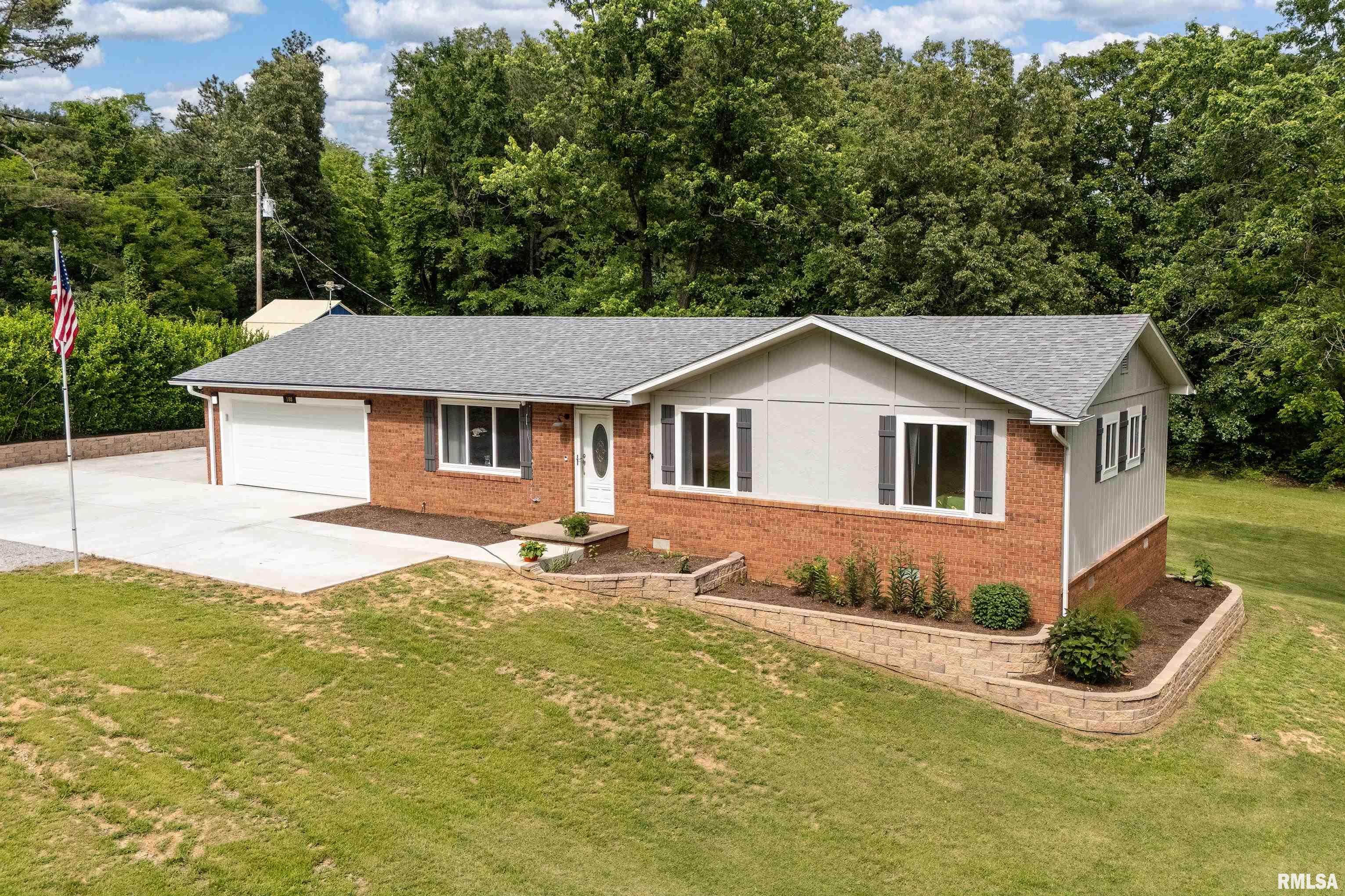 180 Pinehill Lane, Harrisburg, Illinois image 1