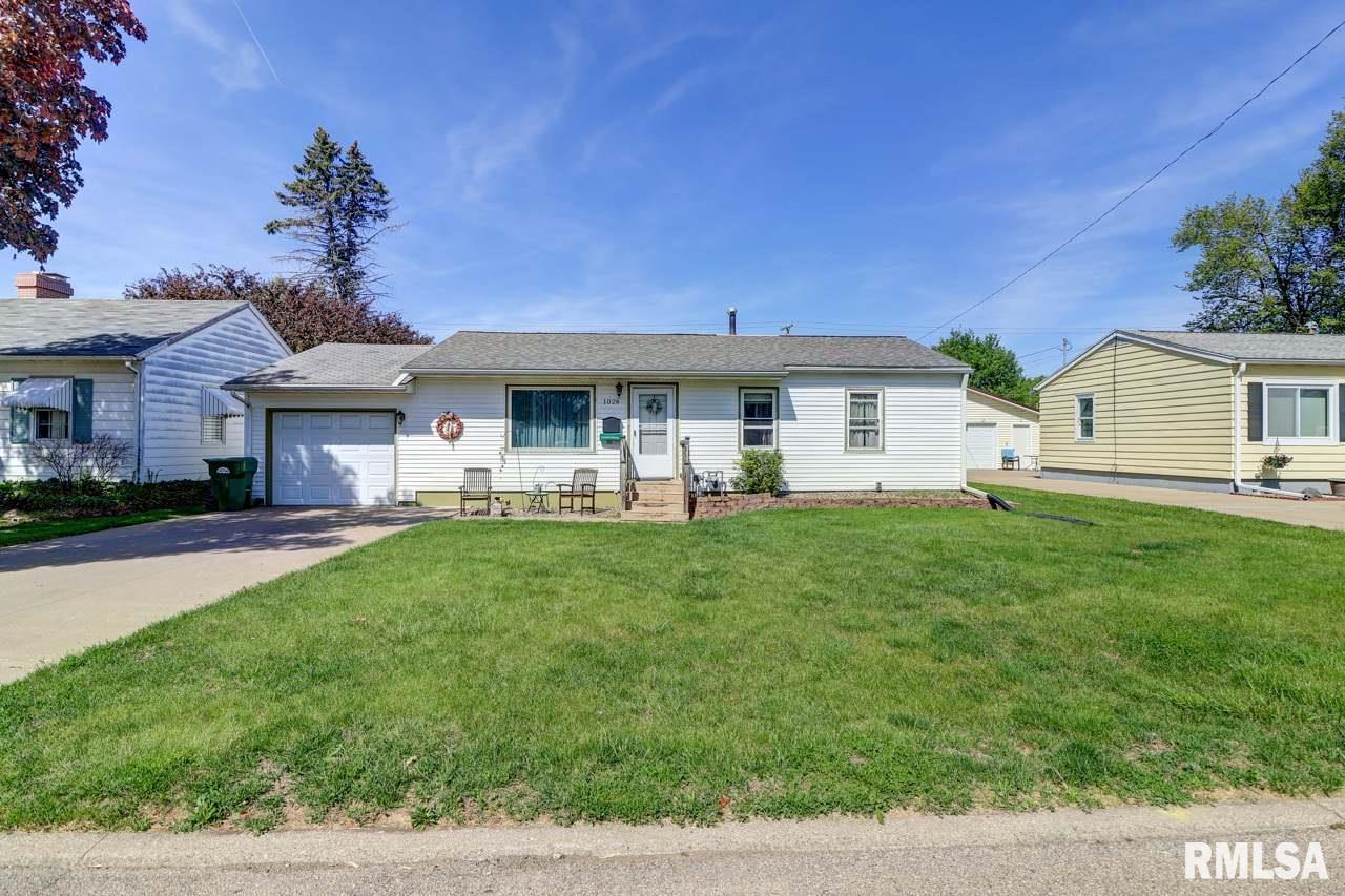 1026 N 12th Street, Clinton, Iowa image 1