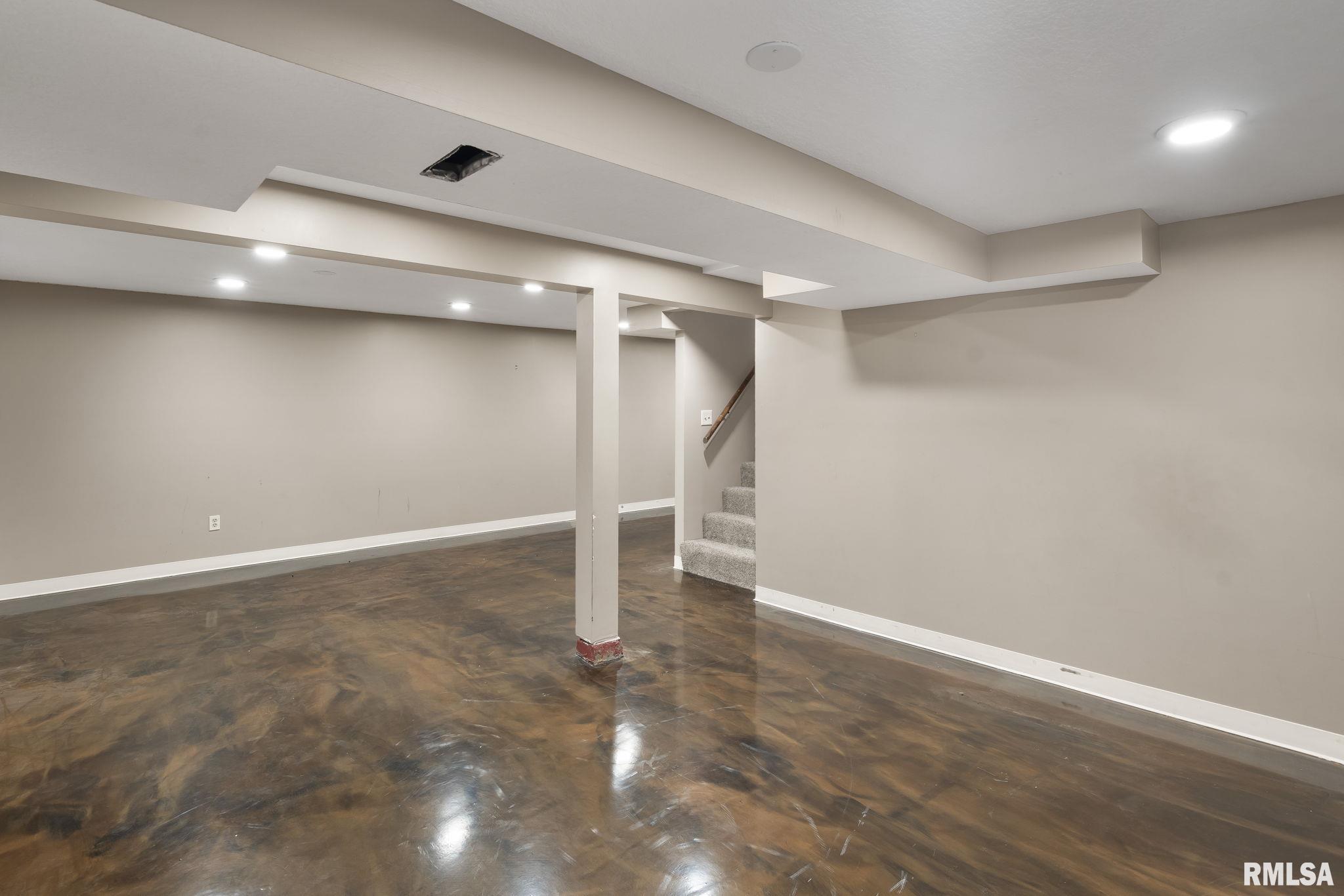 9 Sunset Circle, Bettendorf, Iowa image 31