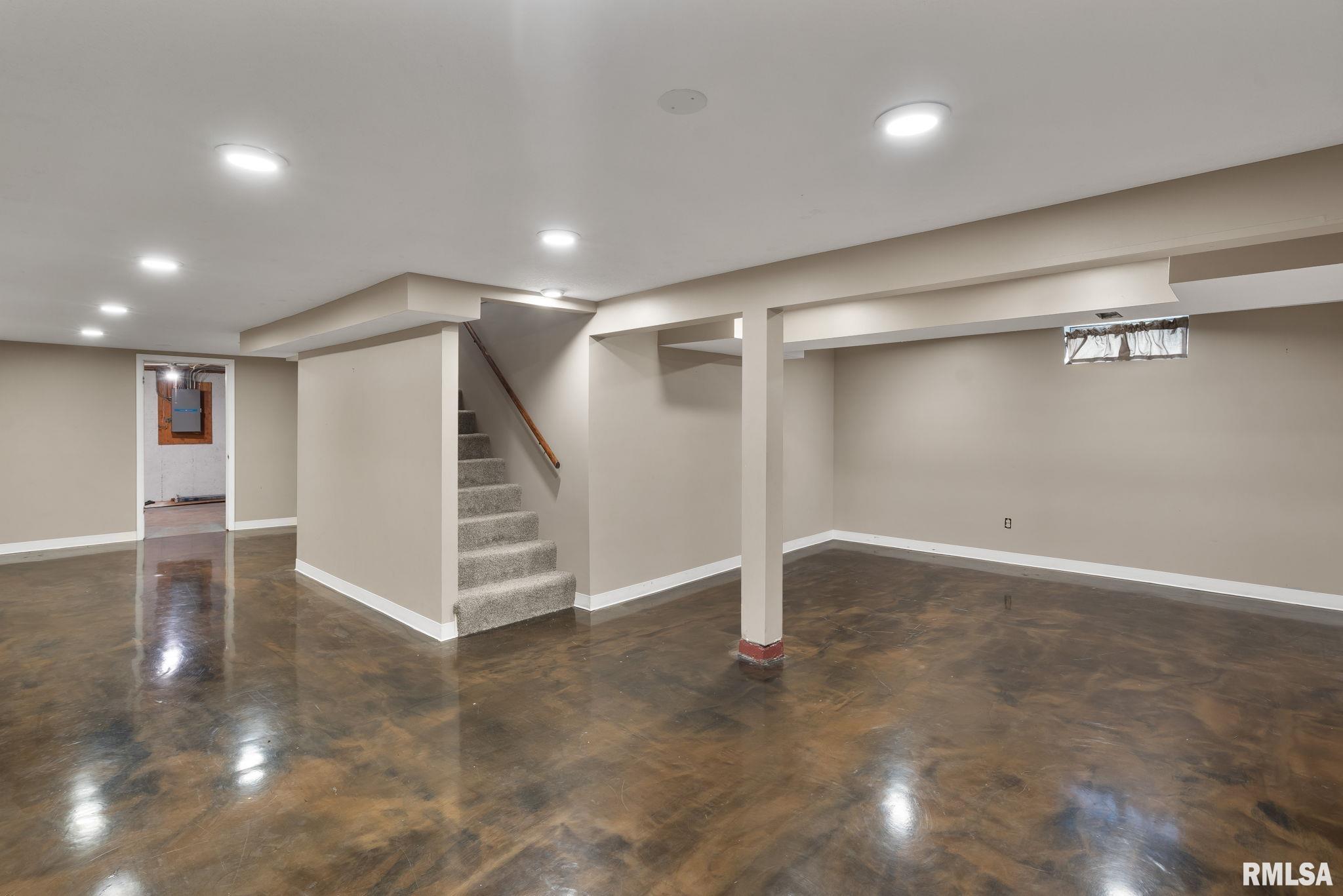 9 Sunset Circle, Bettendorf, Iowa image 30
