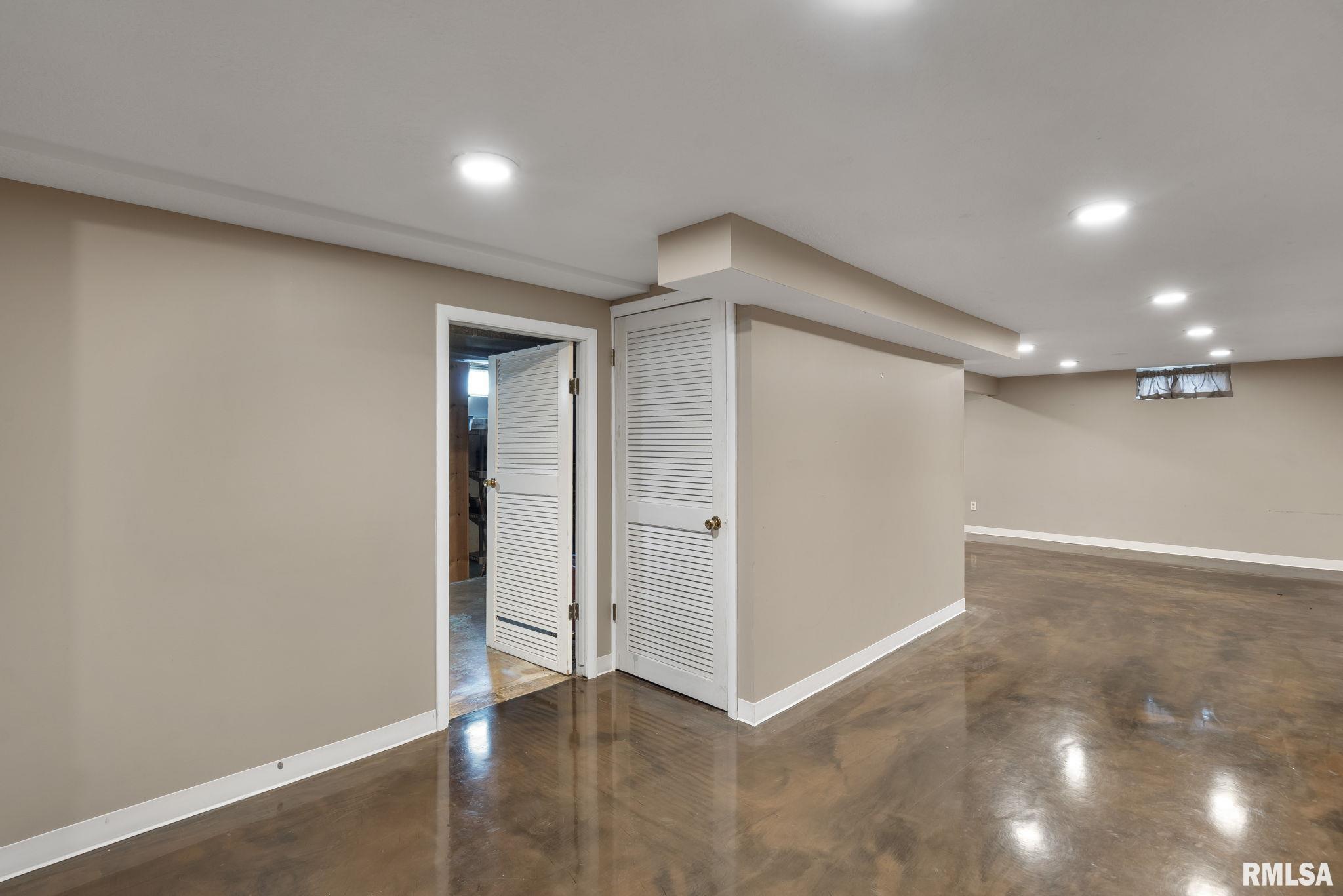 9 Sunset Circle, Bettendorf, Iowa image 32