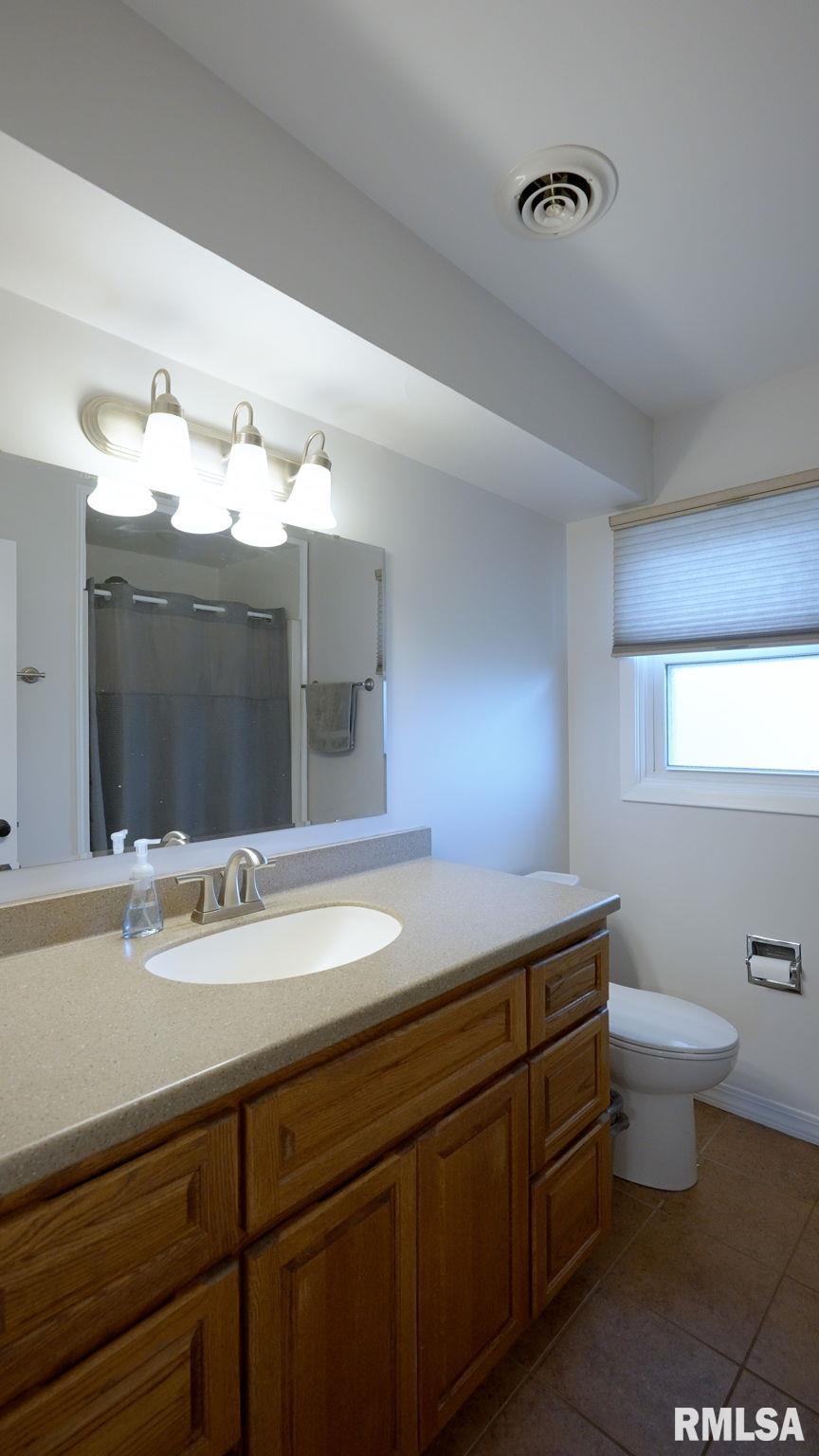 9 Sunset Circle, Bettendorf, Iowa image 21