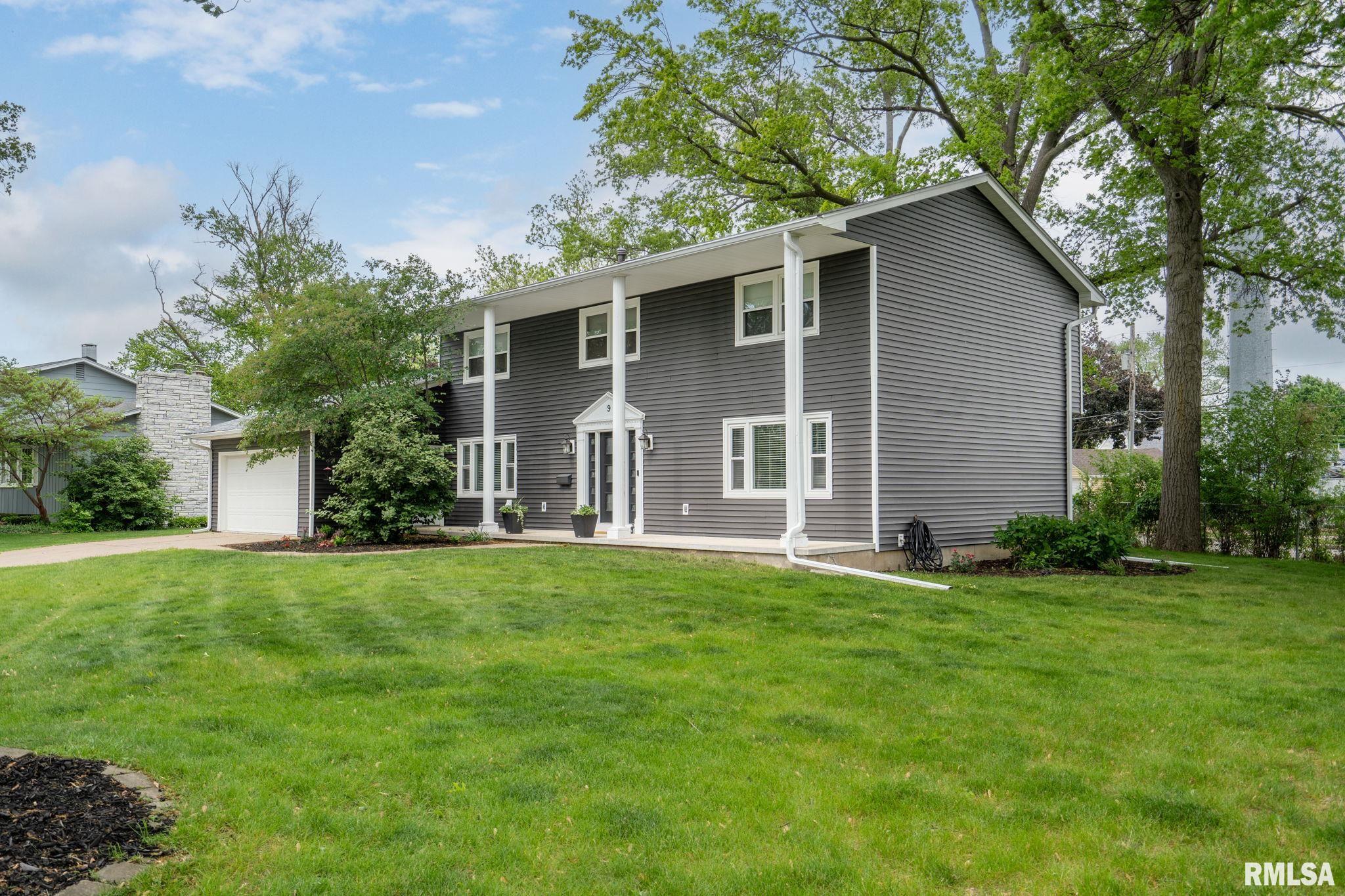 9 Sunset Circle, Bettendorf, Iowa image 2