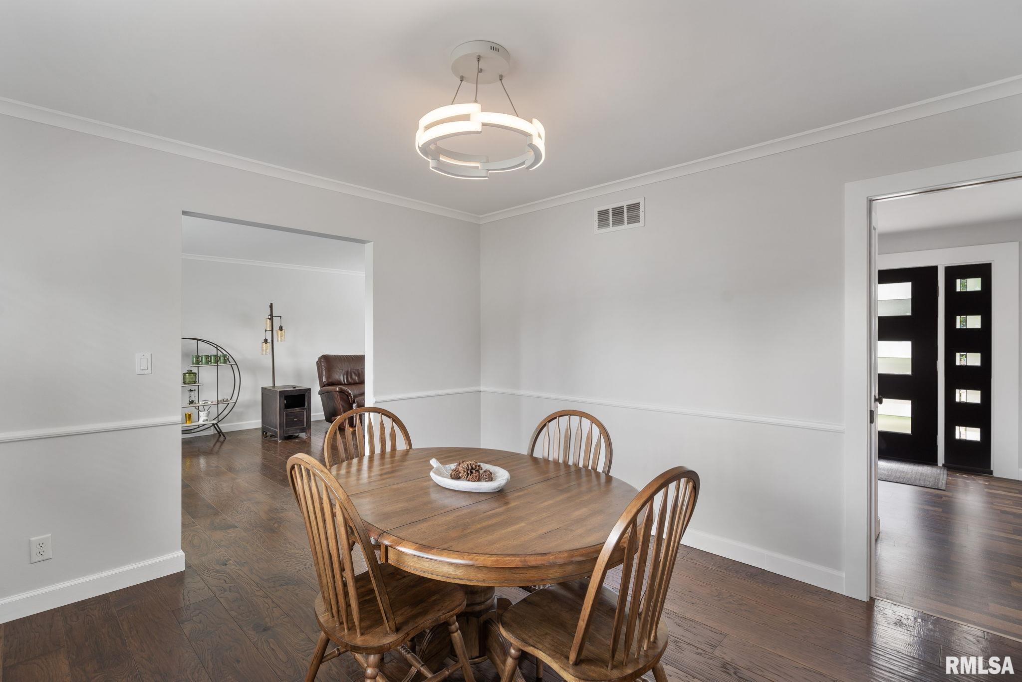 9 Sunset Circle, Bettendorf, Iowa image 9