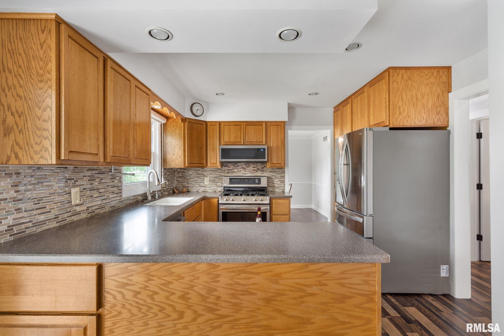9 Sunset Circle, Bettendorf, Iowa image 13