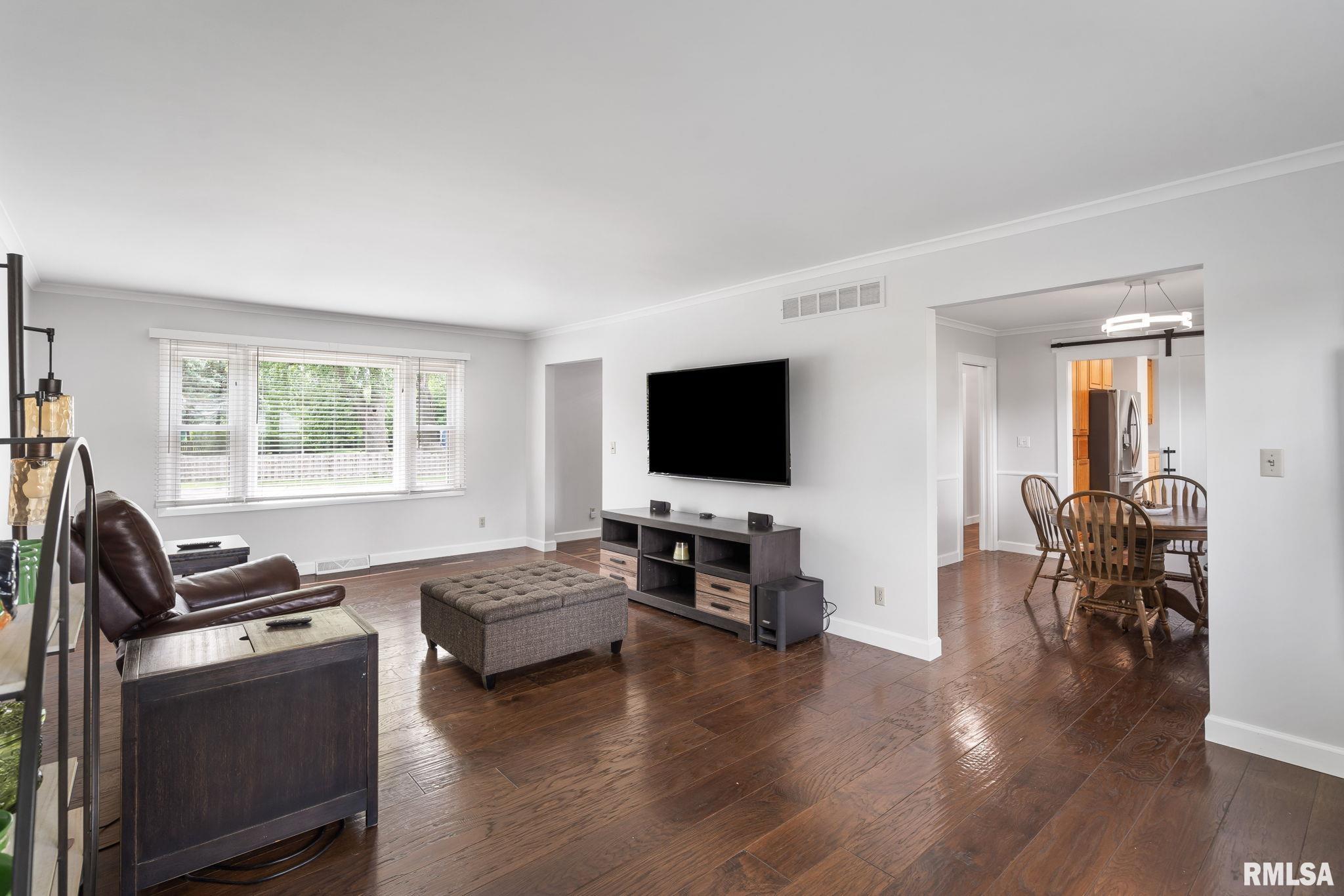 9 Sunset Circle, Bettendorf, Iowa image 6