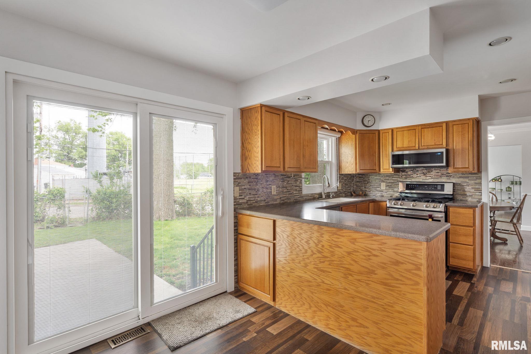 9 Sunset Circle, Bettendorf, Iowa image 14