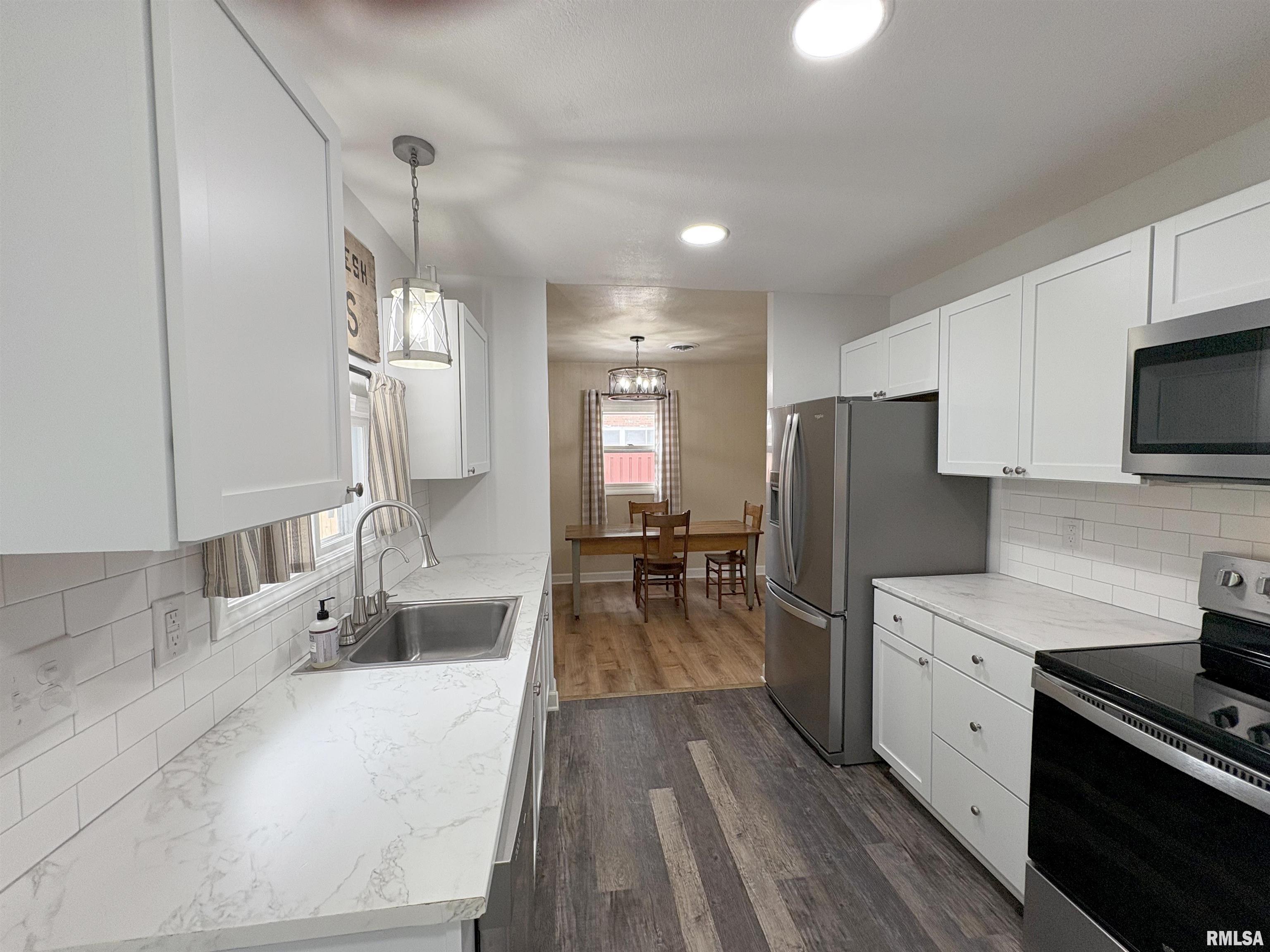 606 Lasalle Boulevard, Marquette Heights, Illinois image 13