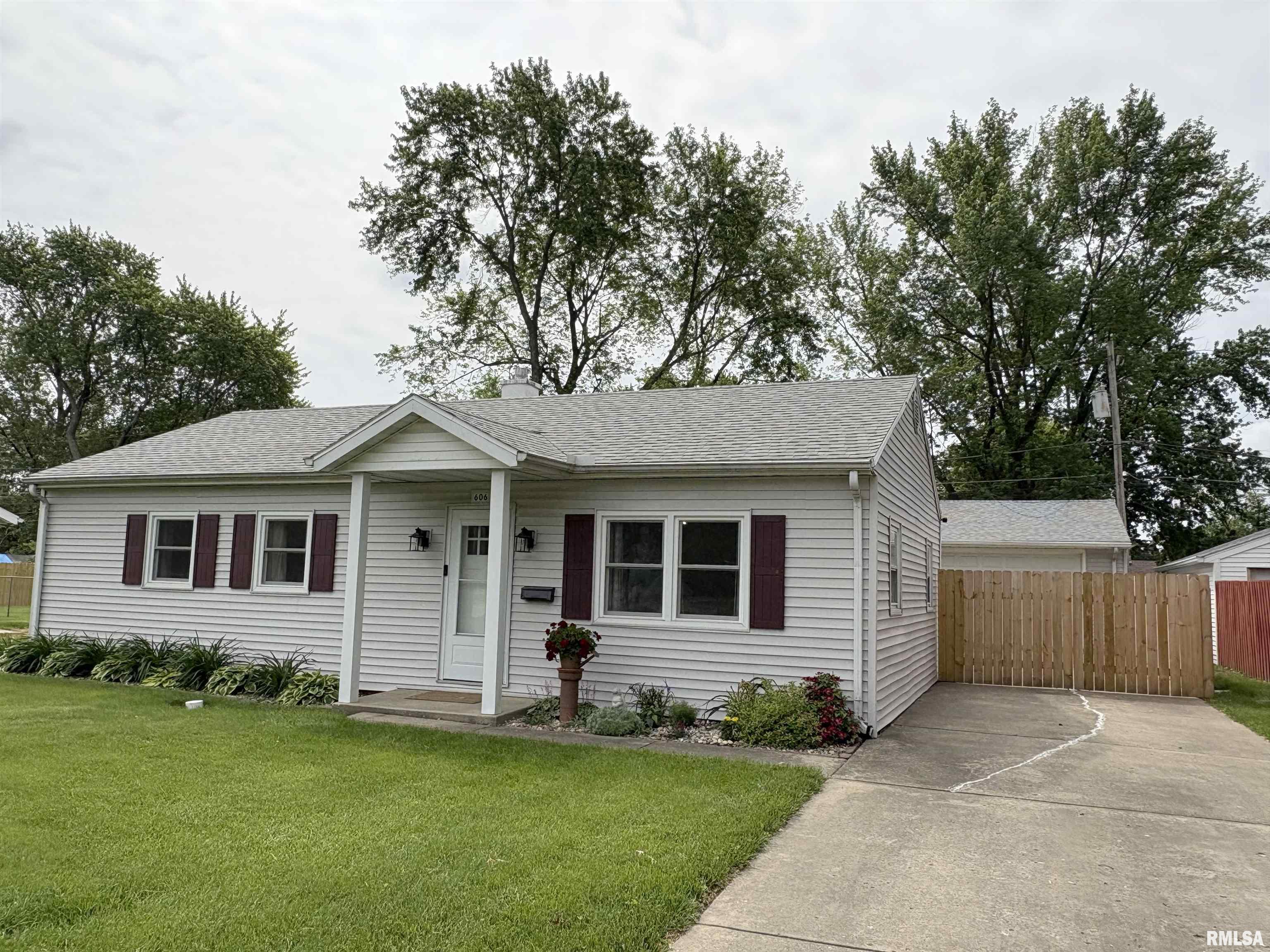 606 Lasalle Boulevard, Marquette Heights, Illinois image 4