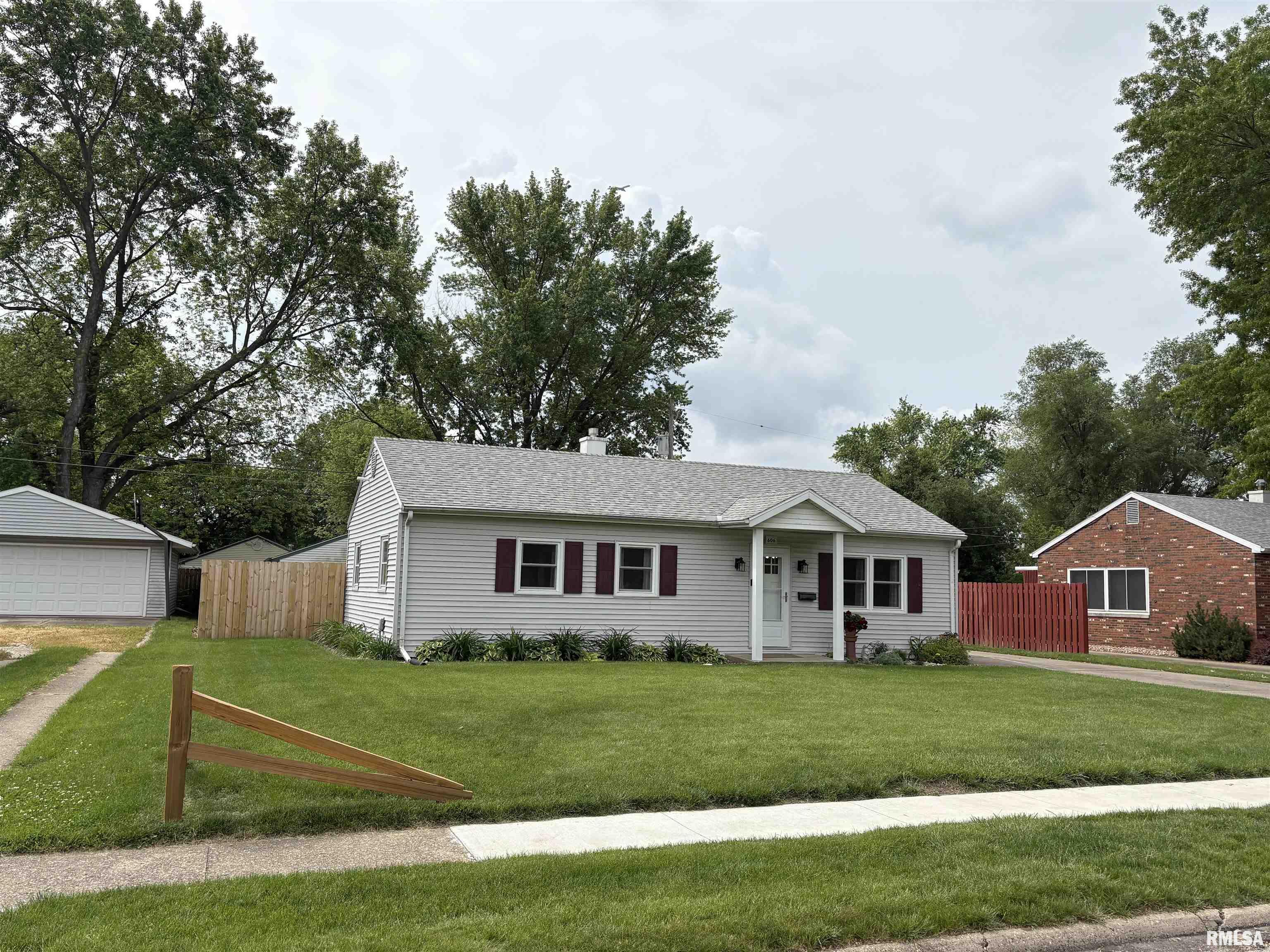 606 Lasalle Boulevard, Marquette Heights, Illinois image 2