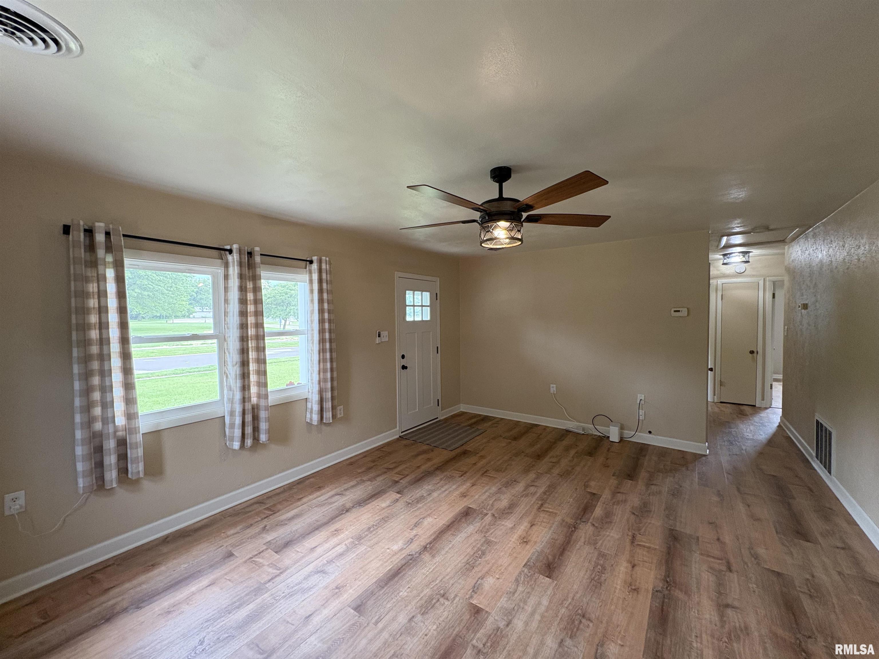 606 Lasalle Boulevard, Marquette Heights, Illinois image 8