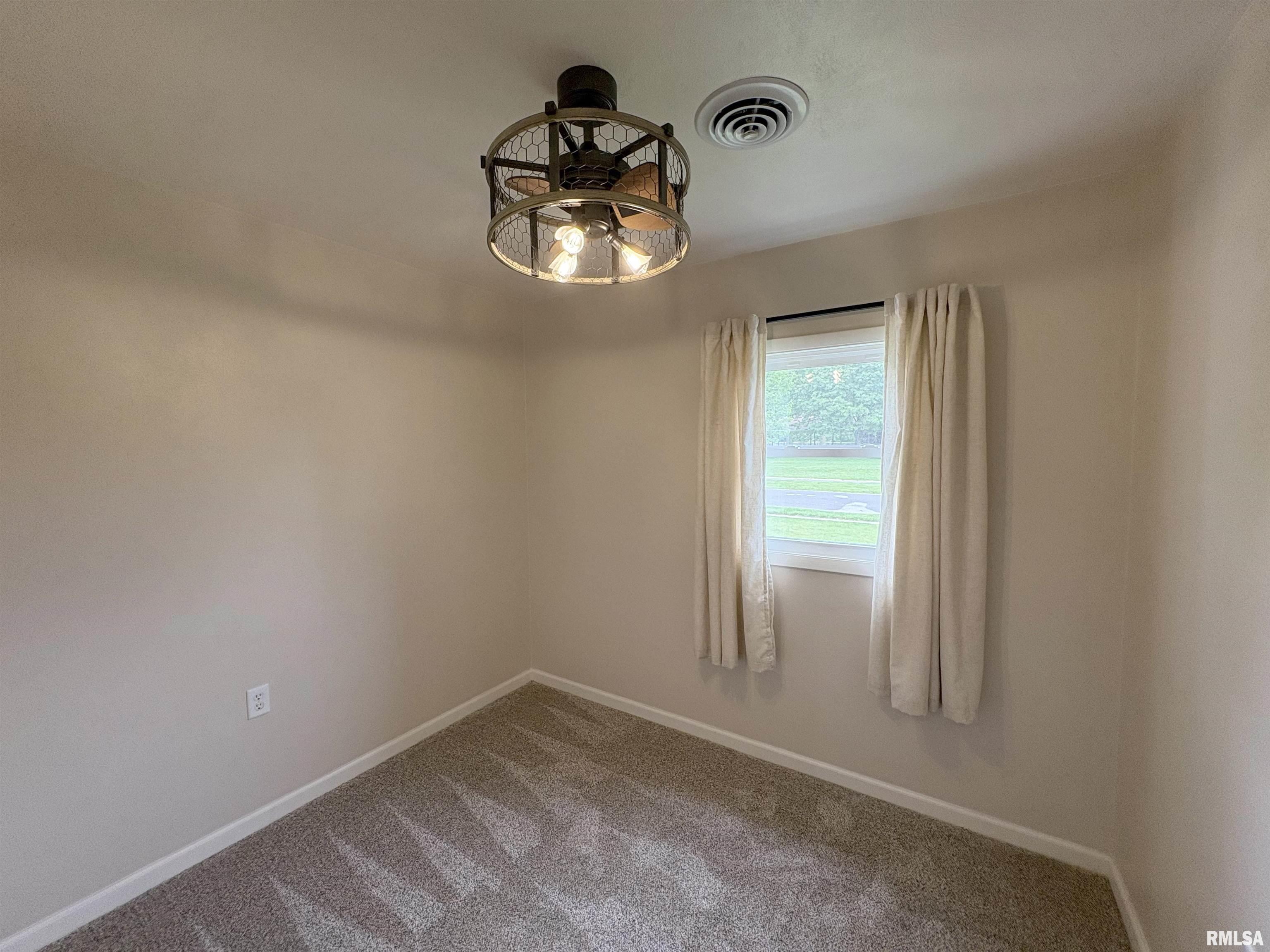 606 Lasalle Boulevard, Marquette Heights, Illinois image 27