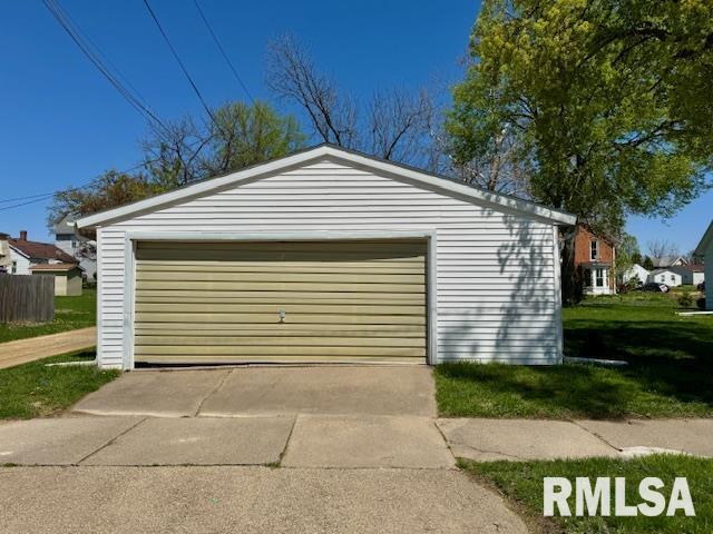 2334 N 6th Street, Clinton, Iowa image 2