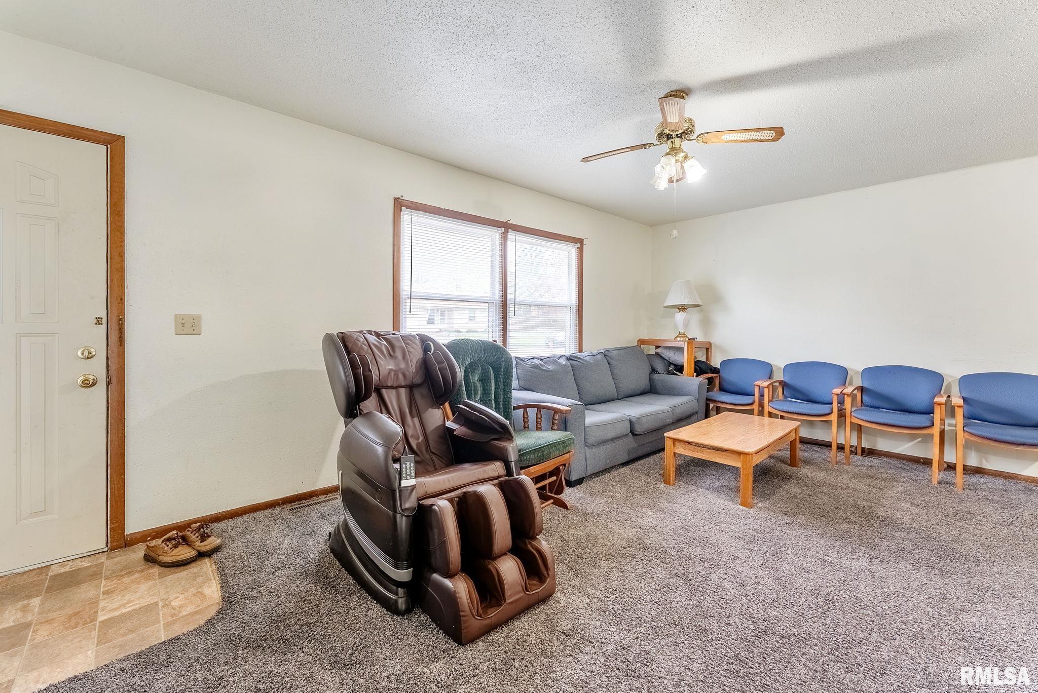 325 W 64th Street, Davenport, Iowa image 4
