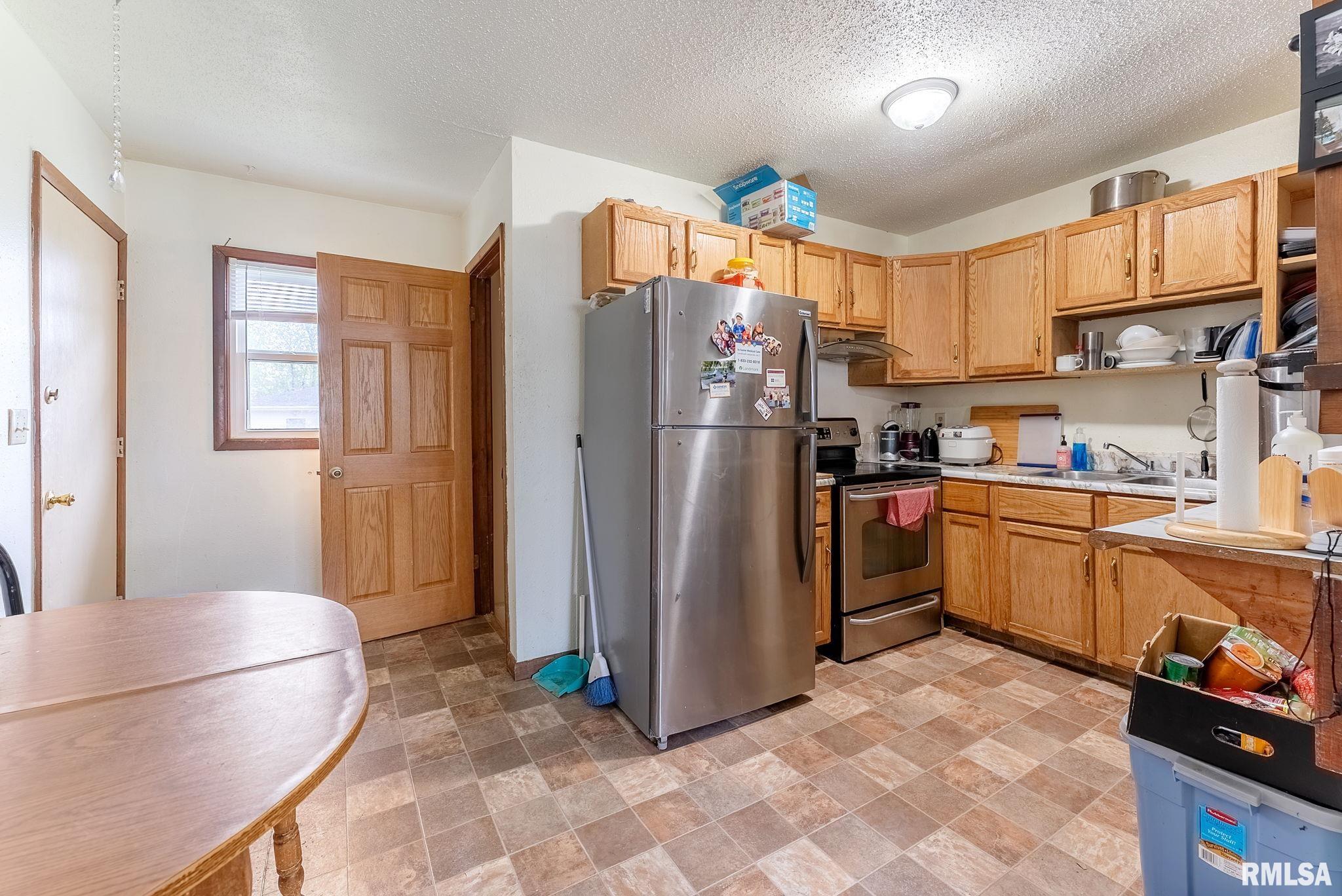 325 W 64th Street, Davenport, Iowa image 6