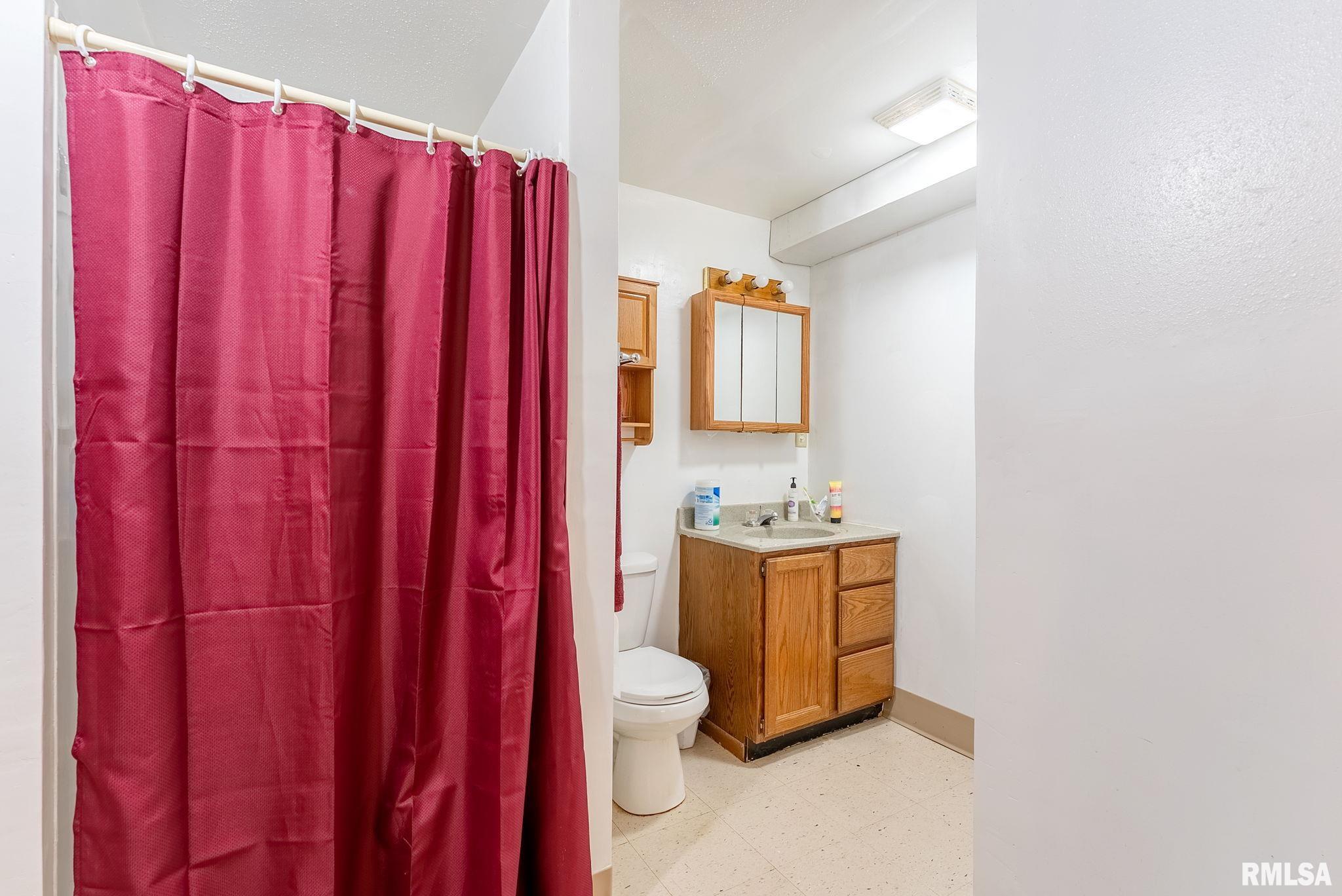 325 W 64th Street, Davenport, Iowa image 15