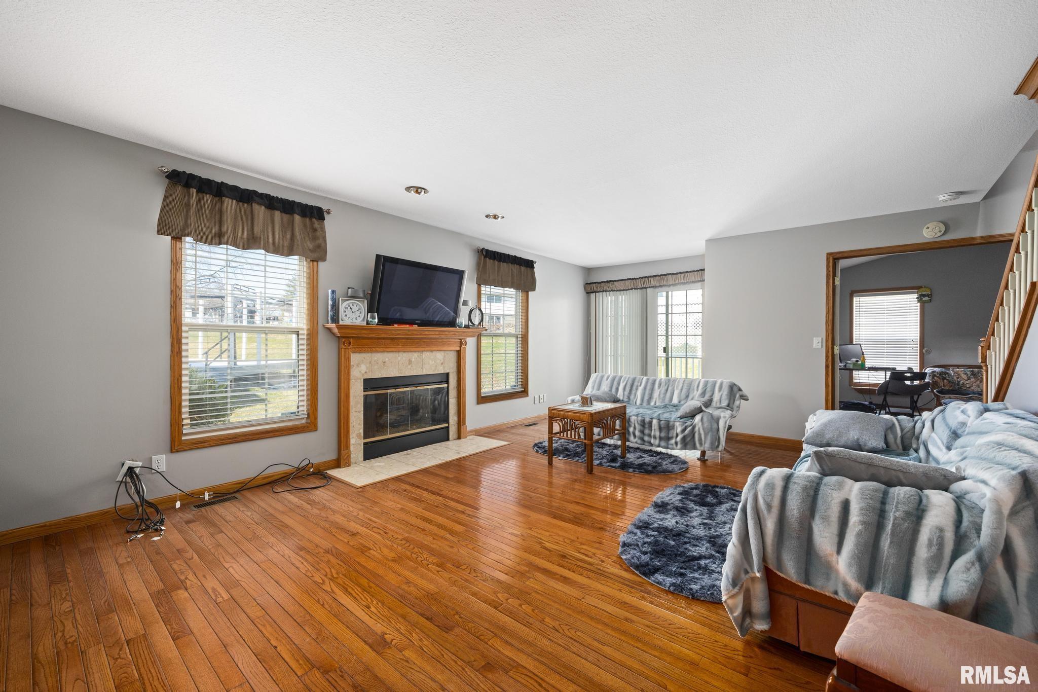 6811 N Woodbrook Court, Peoria, Illinois image 10