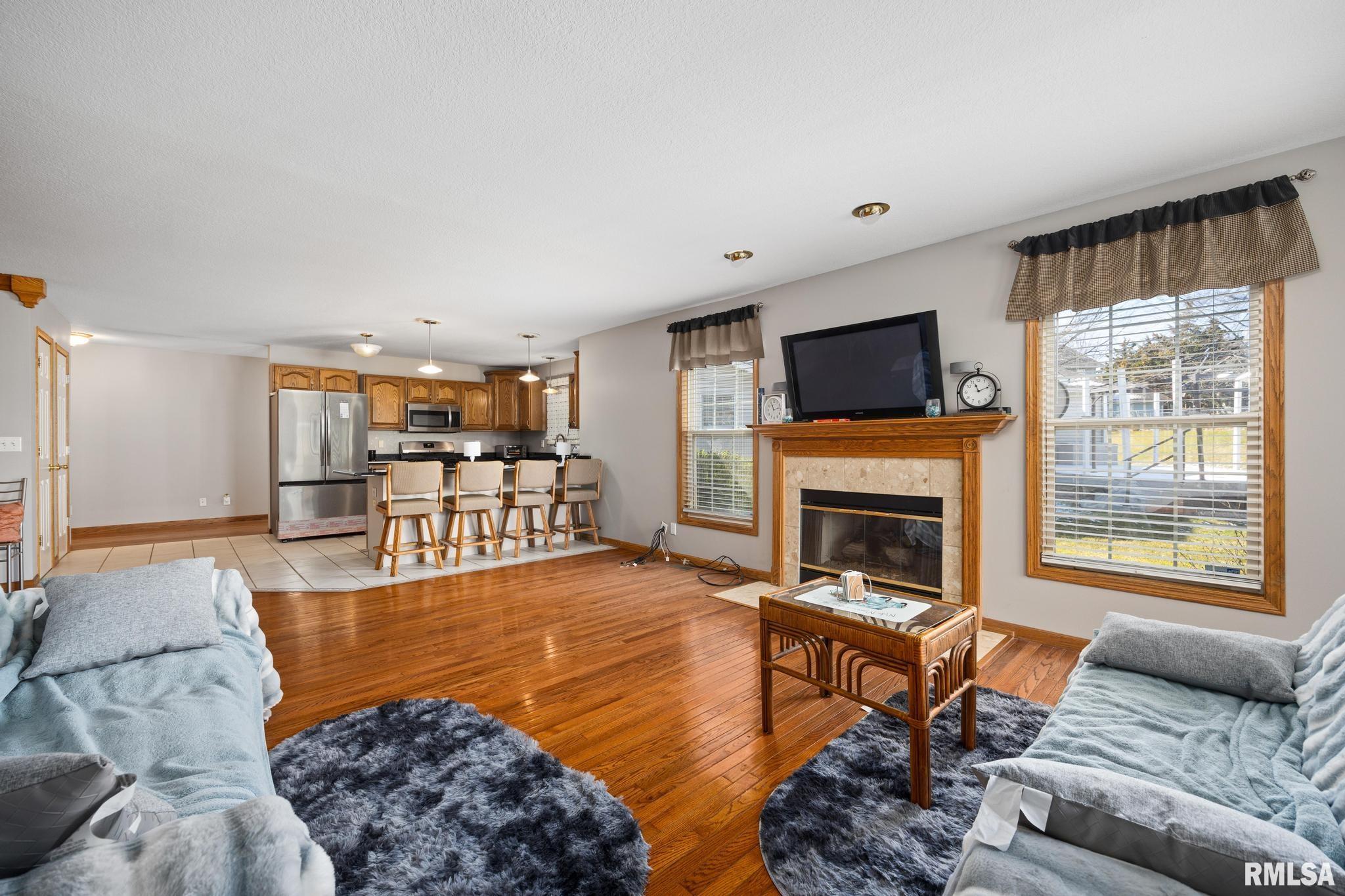 6811 N Woodbrook Court, Peoria, Illinois image 12