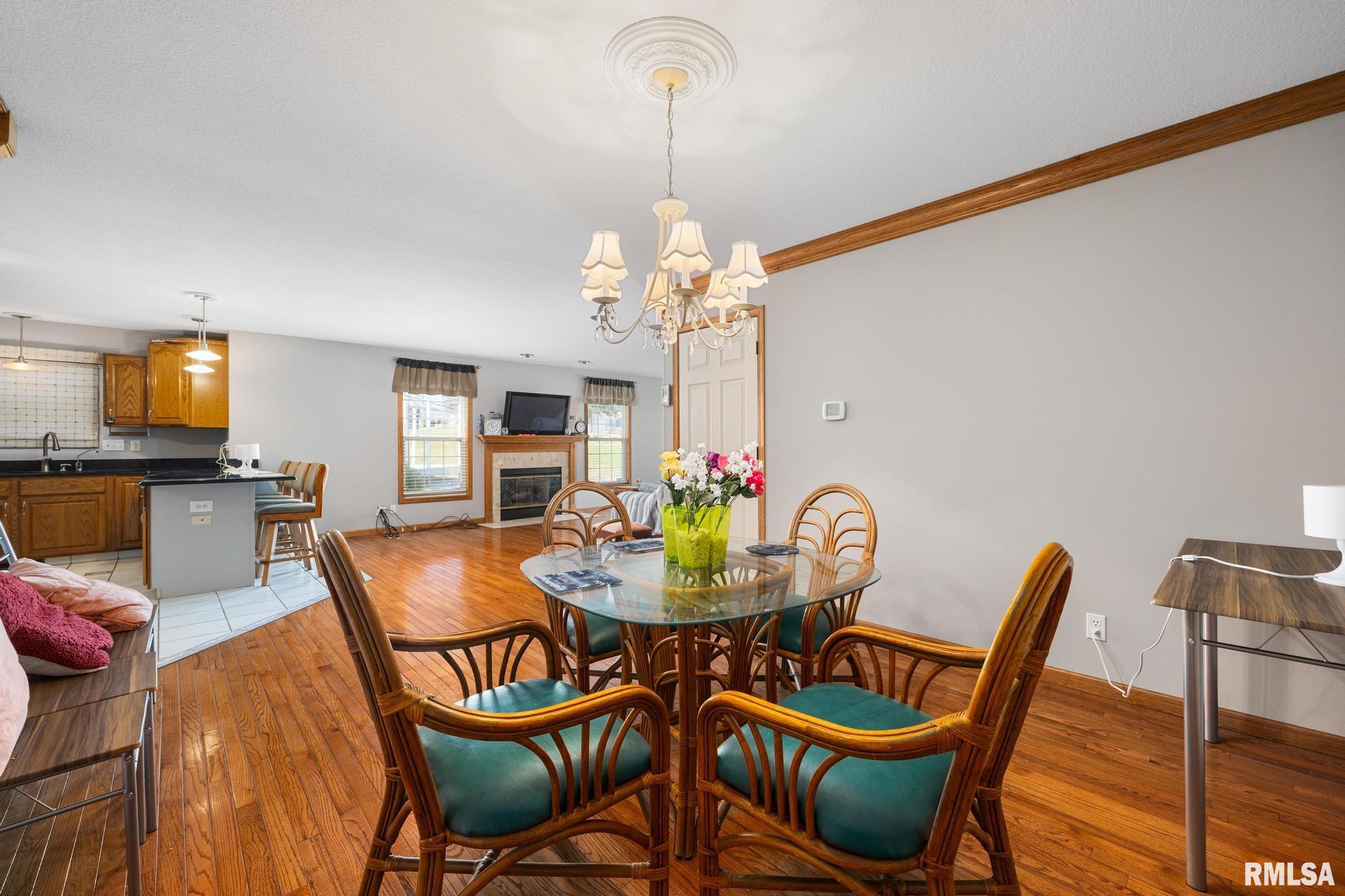 6811 N Woodbrook Court, Peoria, Illinois image 9