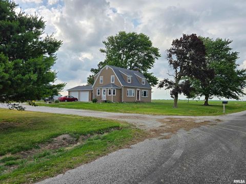 Homes For Sale - 178 10th Street<br/> Roseville, IL 61473