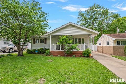 Photo of 1613 N SCHRADER Avenue, Springfield, IL 62702 (MLS # CA1043405)