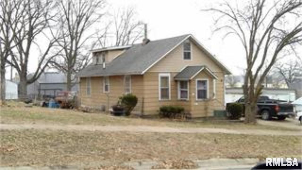 212 21st Place, Clinton, Iowa image 1