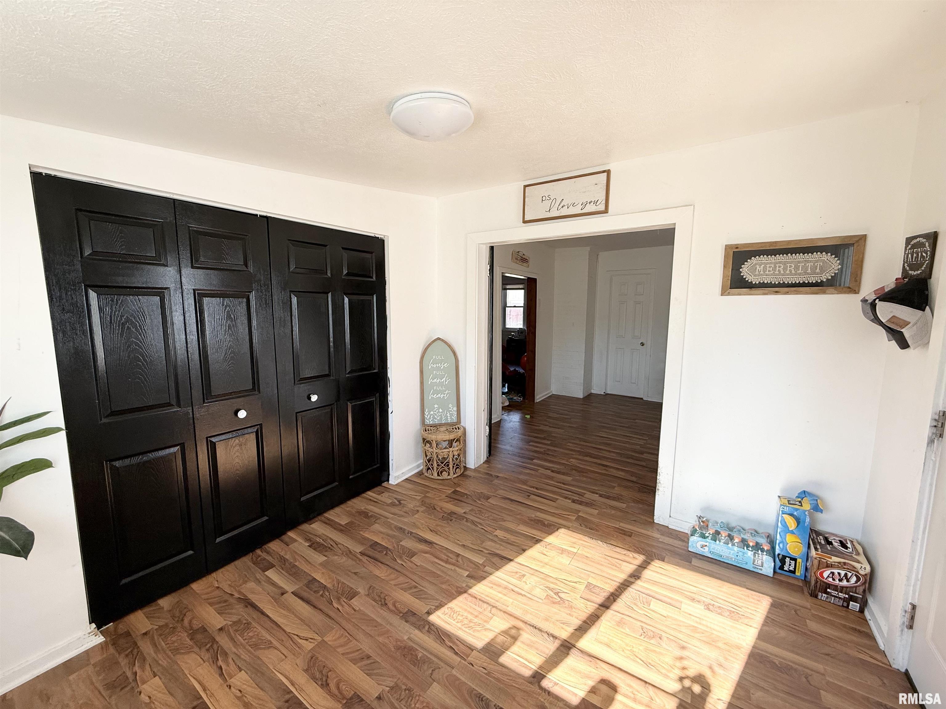 303 Orr Avenue, Pekin, Illinois image 4