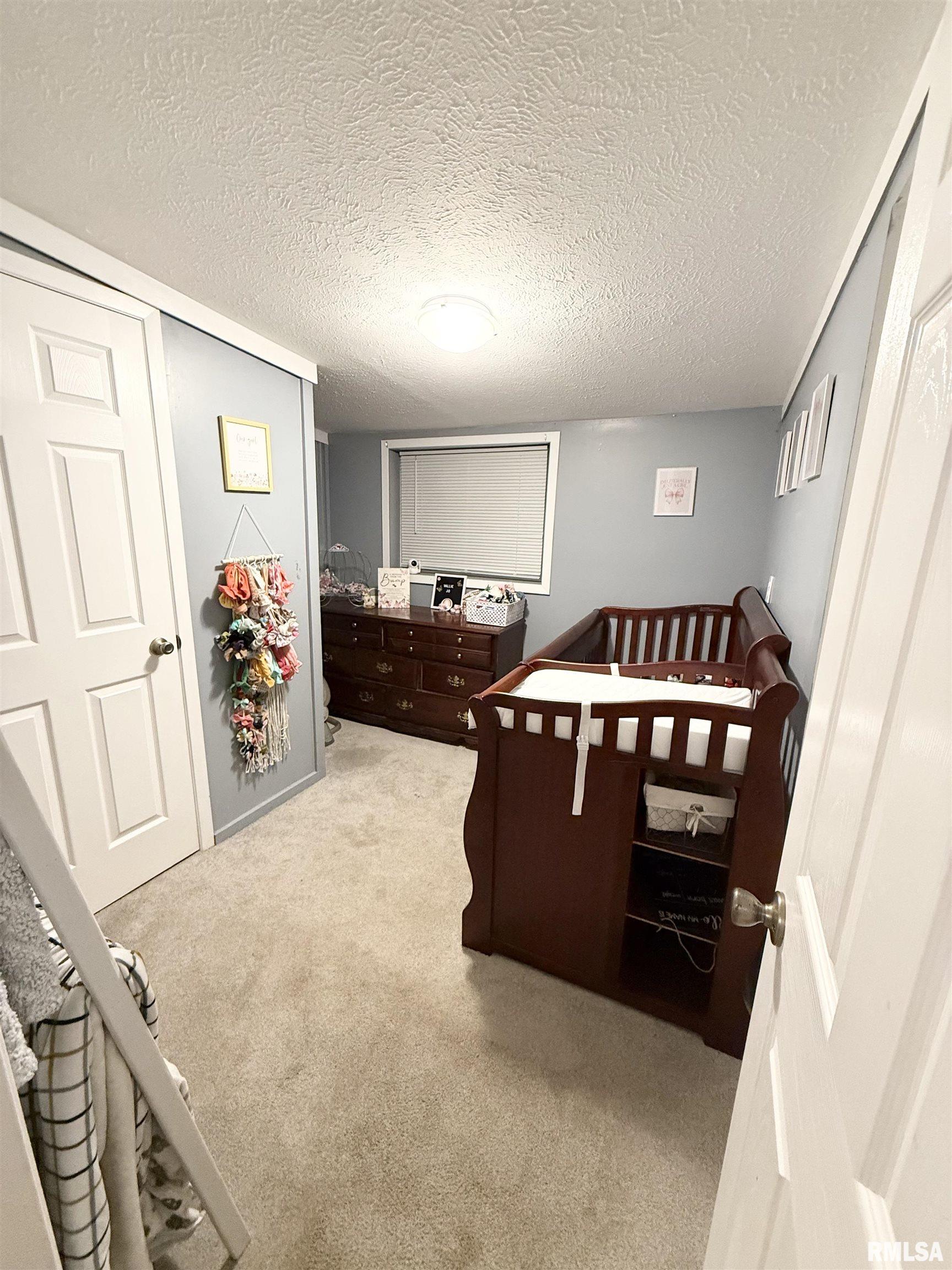 303 Orr Avenue, Pekin, Illinois image 16