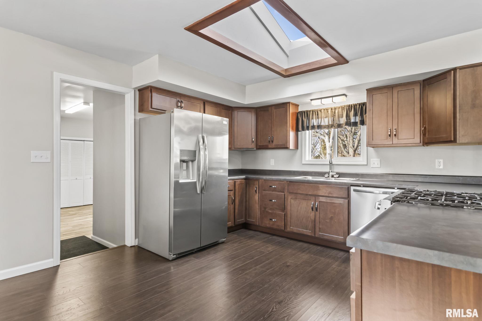 61 Longview Drive, Springfield, Illinois image 12