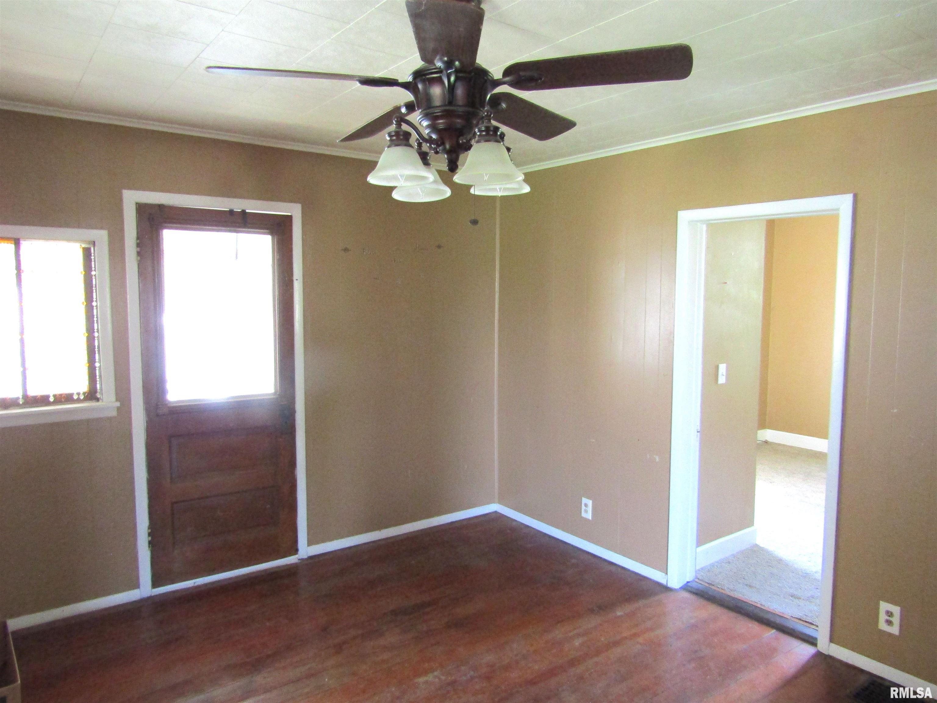 906 E Broadway Street, Astoria, Illinois image 14