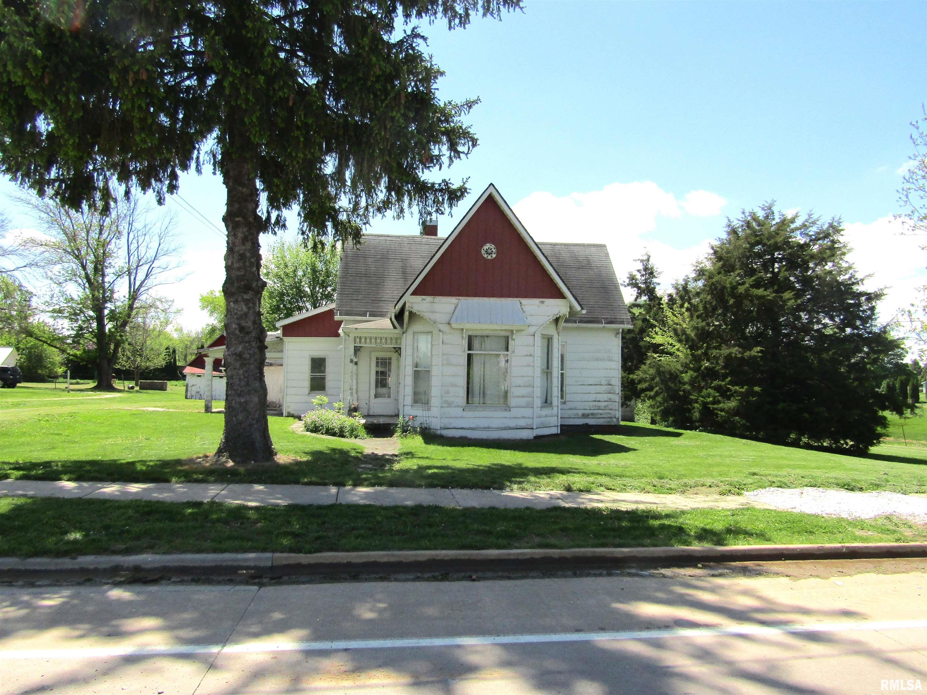 906 E Broadway Street, Astoria, Illinois image 1