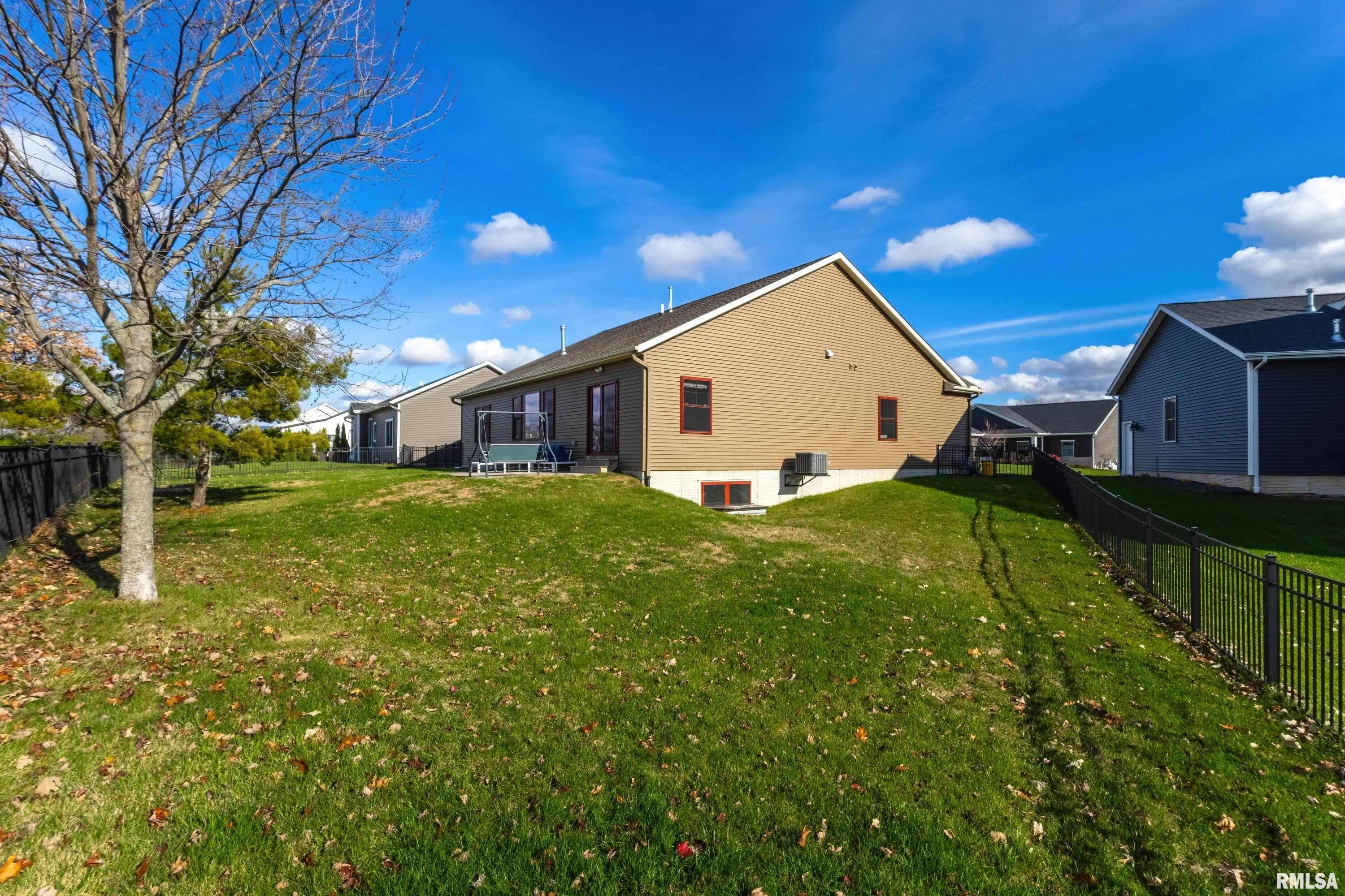 6711 Joseph Way, Bettendorf, Iowa image 30