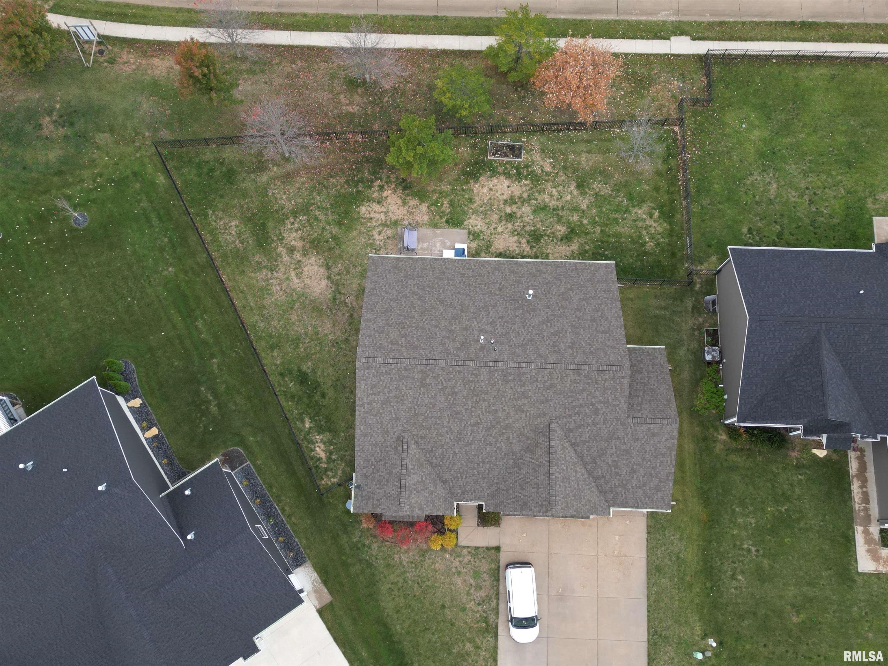 6711 Joseph Way, Bettendorf, Iowa image 35