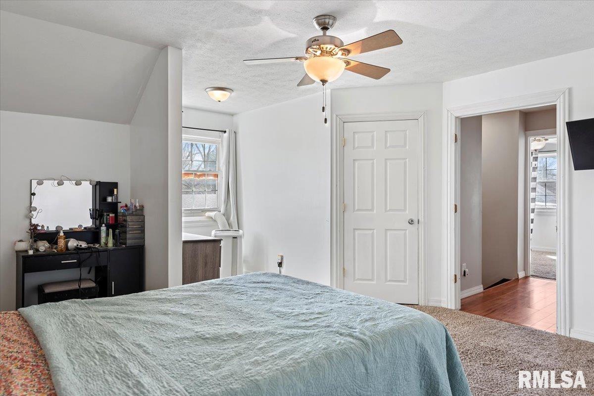 208 E Teak Street, Thayer, Illinois image 25