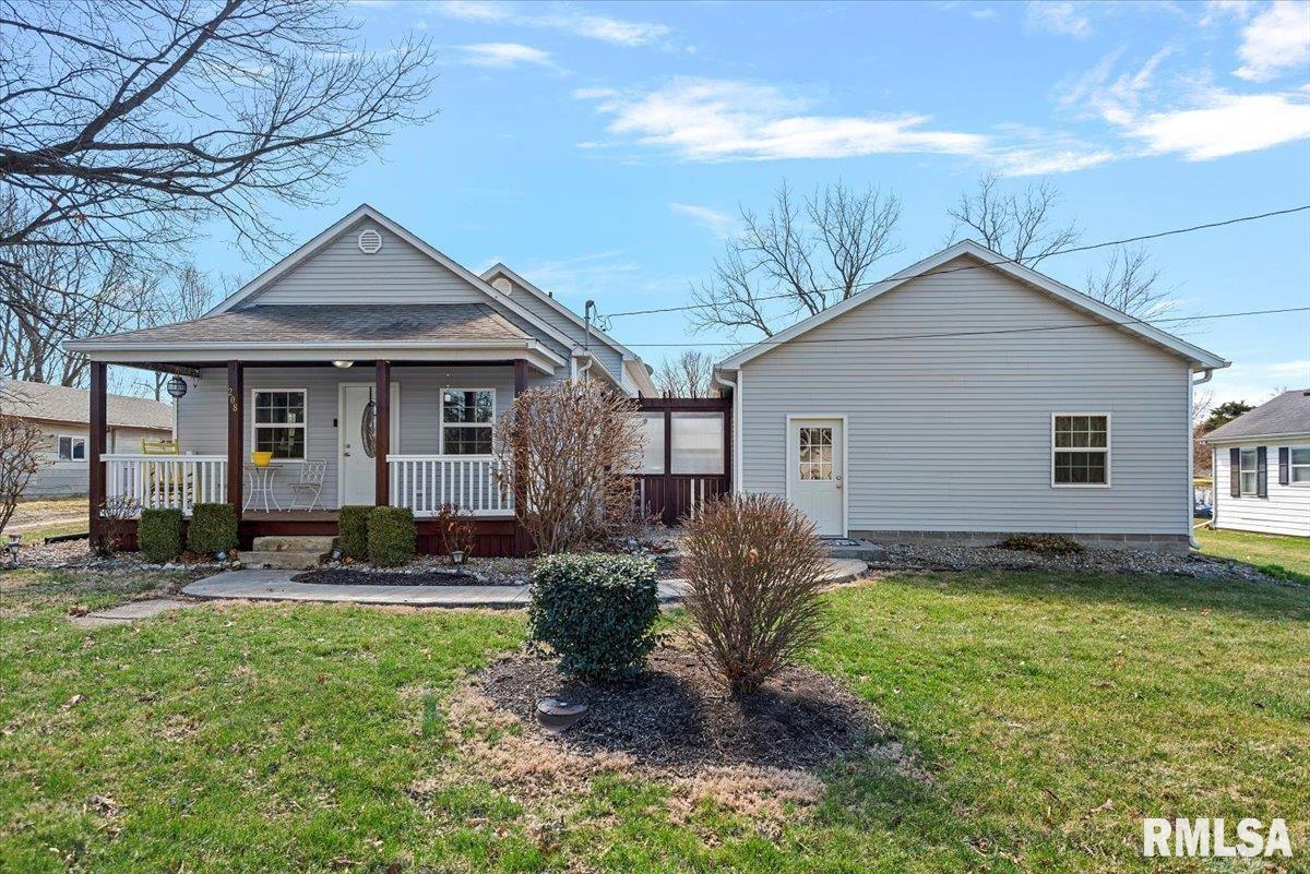 208 E Teak Street, Thayer, Illinois image 1