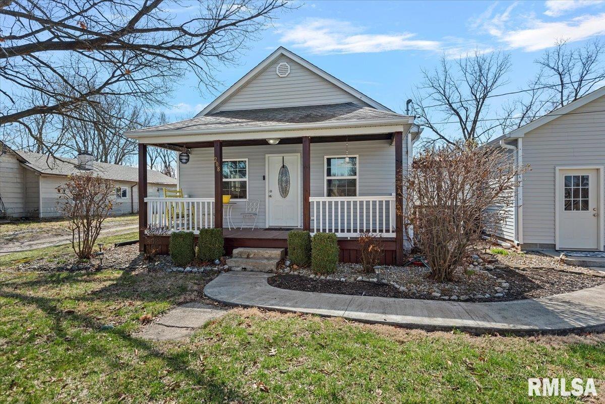 208 E Teak Street, Thayer, Illinois image 3