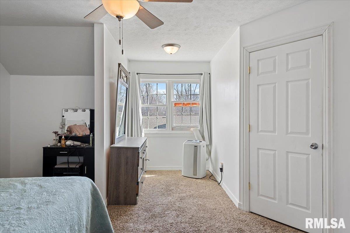 208 E Teak Street, Thayer, Illinois image 24
