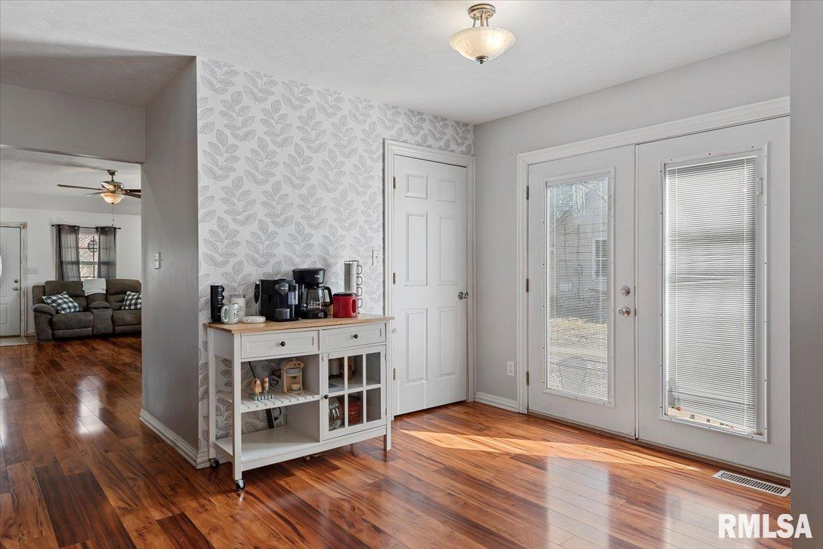 208 E Teak Street, Thayer, Illinois image 13