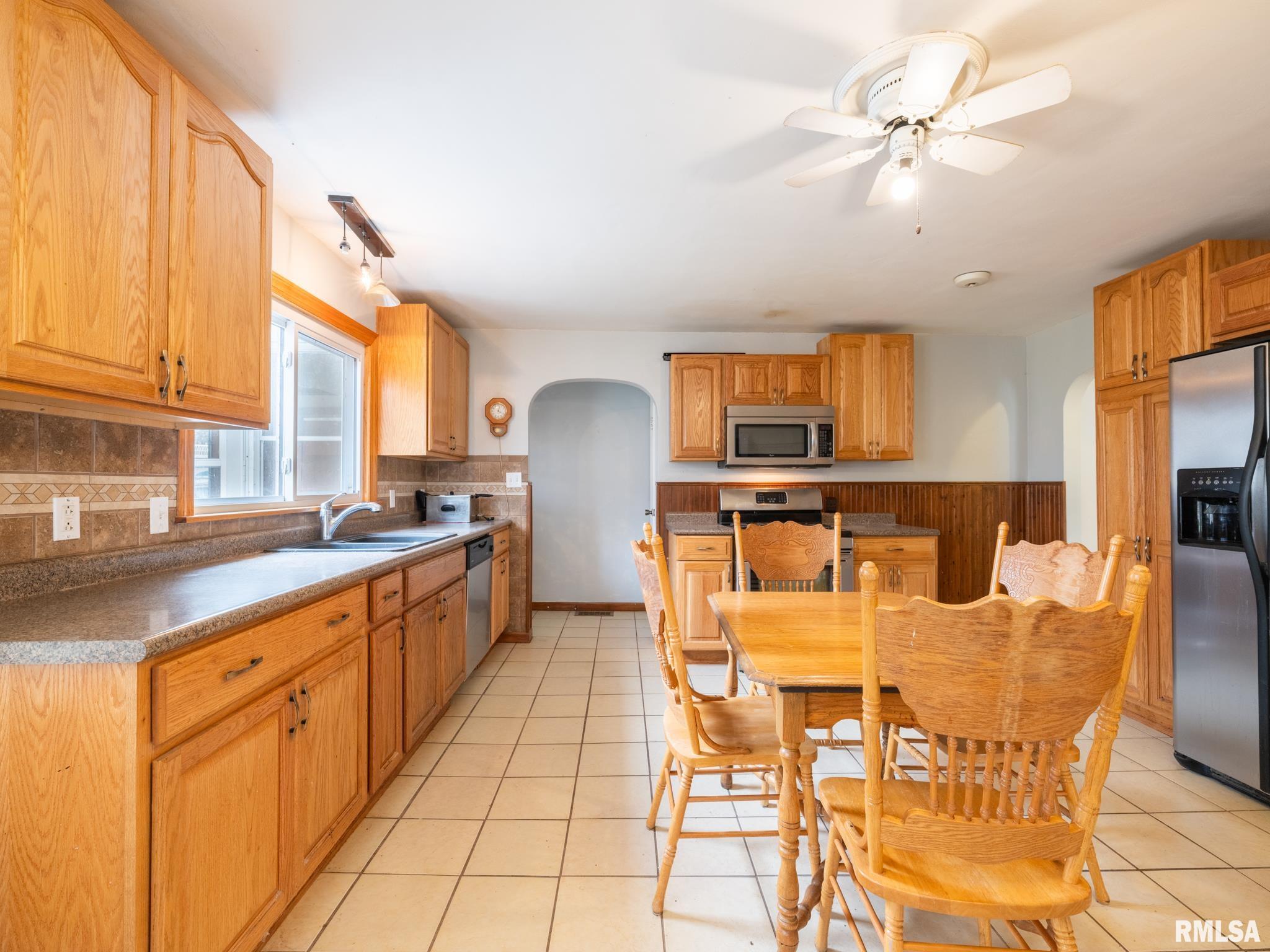 210 S Cone Street, Farmington, Illinois image 14