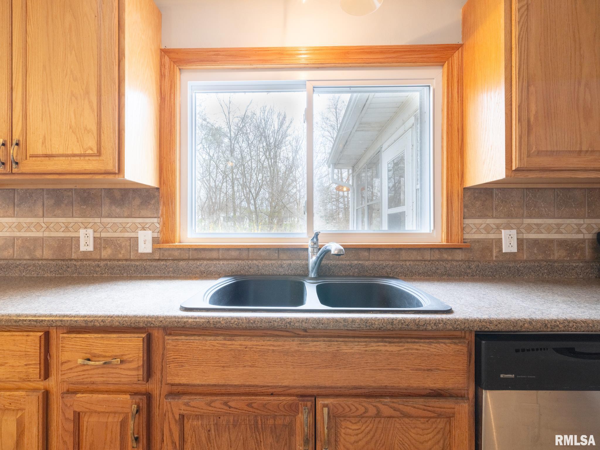 210 S Cone Street, Farmington, Illinois image 16