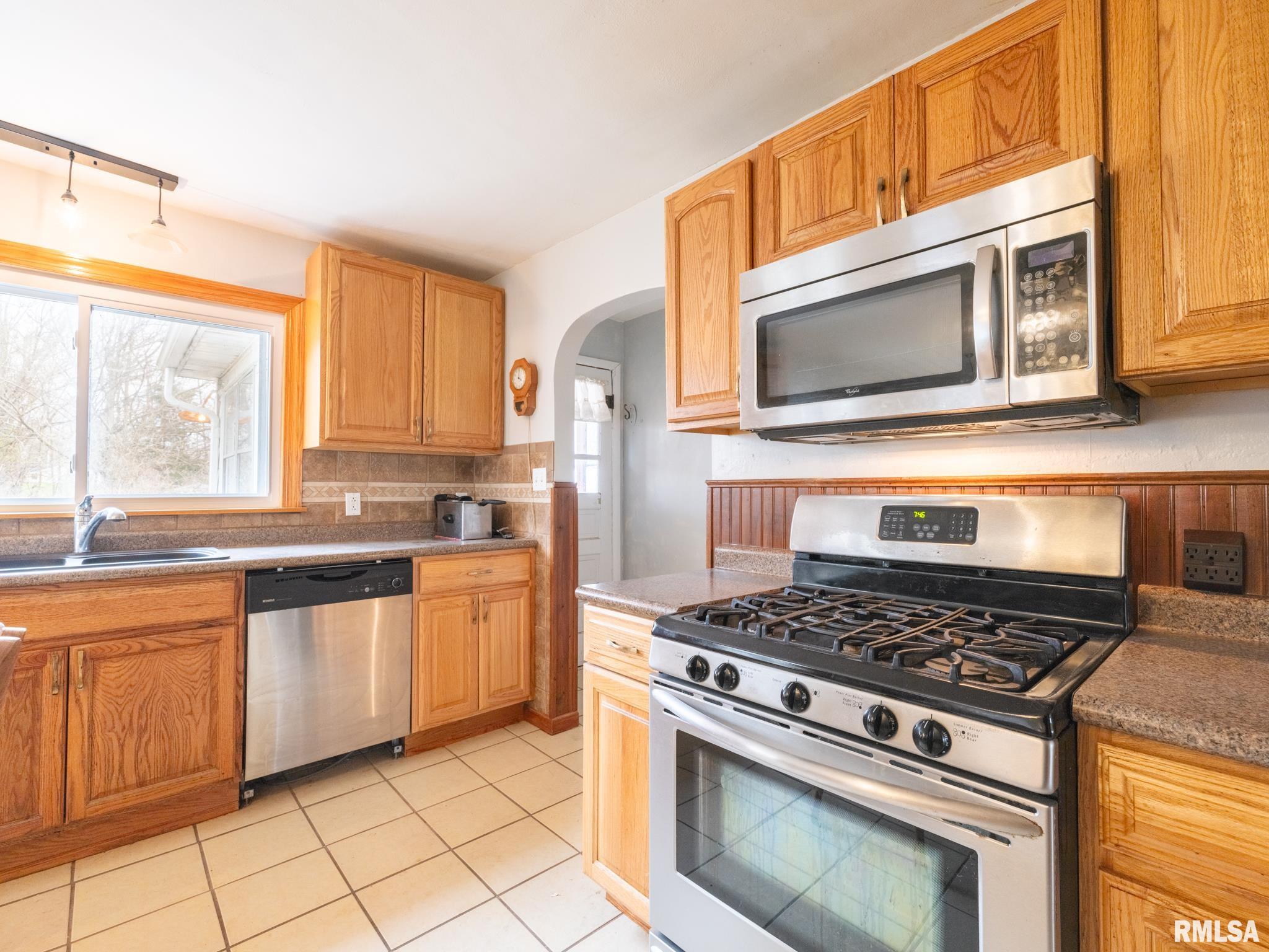 210 S Cone Street, Farmington, Illinois image 8