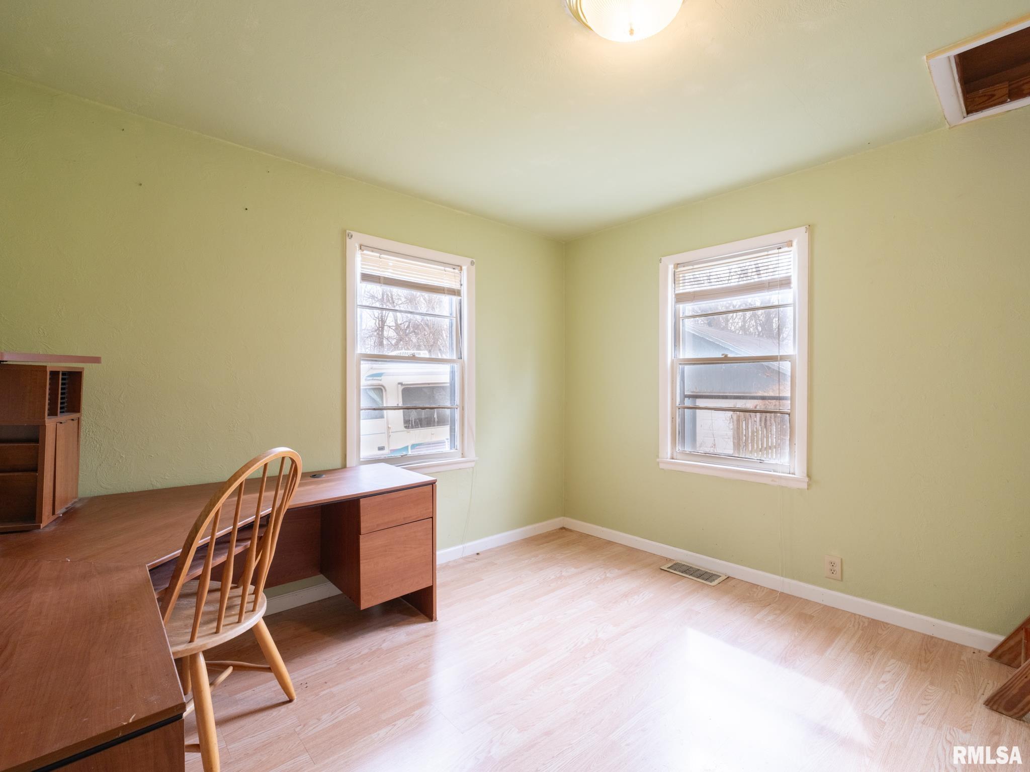 210 S Cone Street, Farmington, Illinois image 32