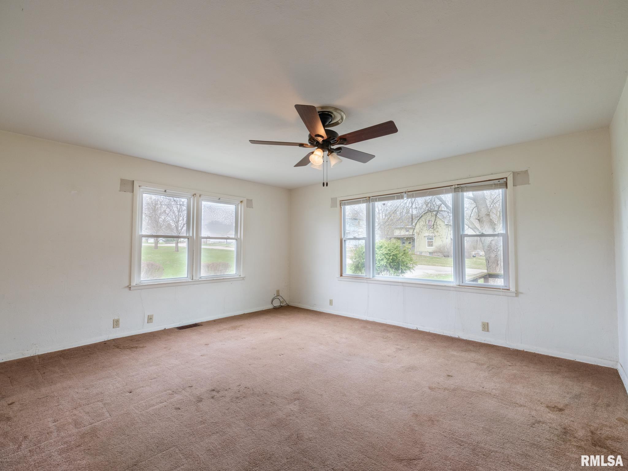 210 S Cone Street, Farmington, Illinois image 17