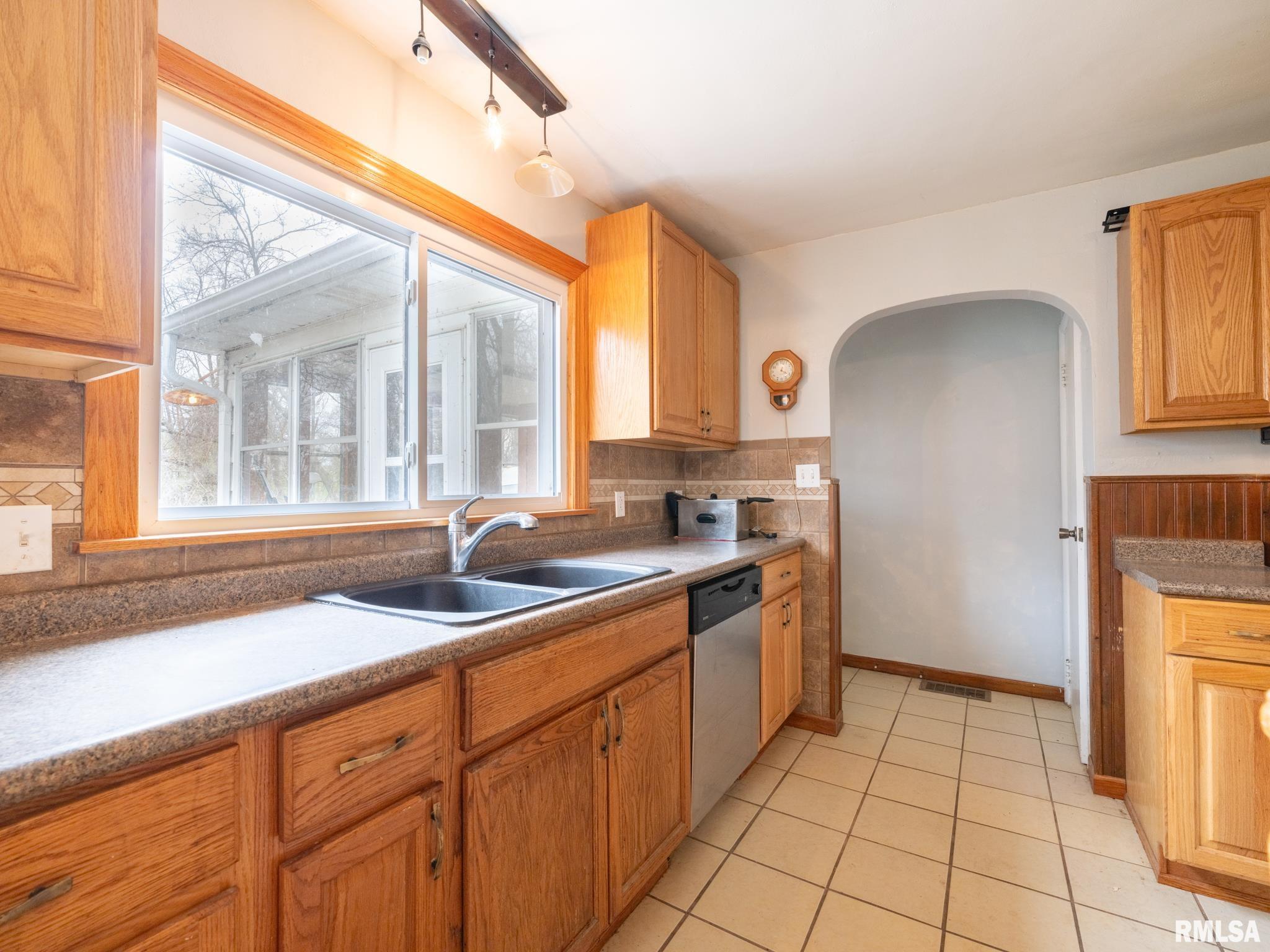 210 S Cone Street, Farmington, Illinois image 15