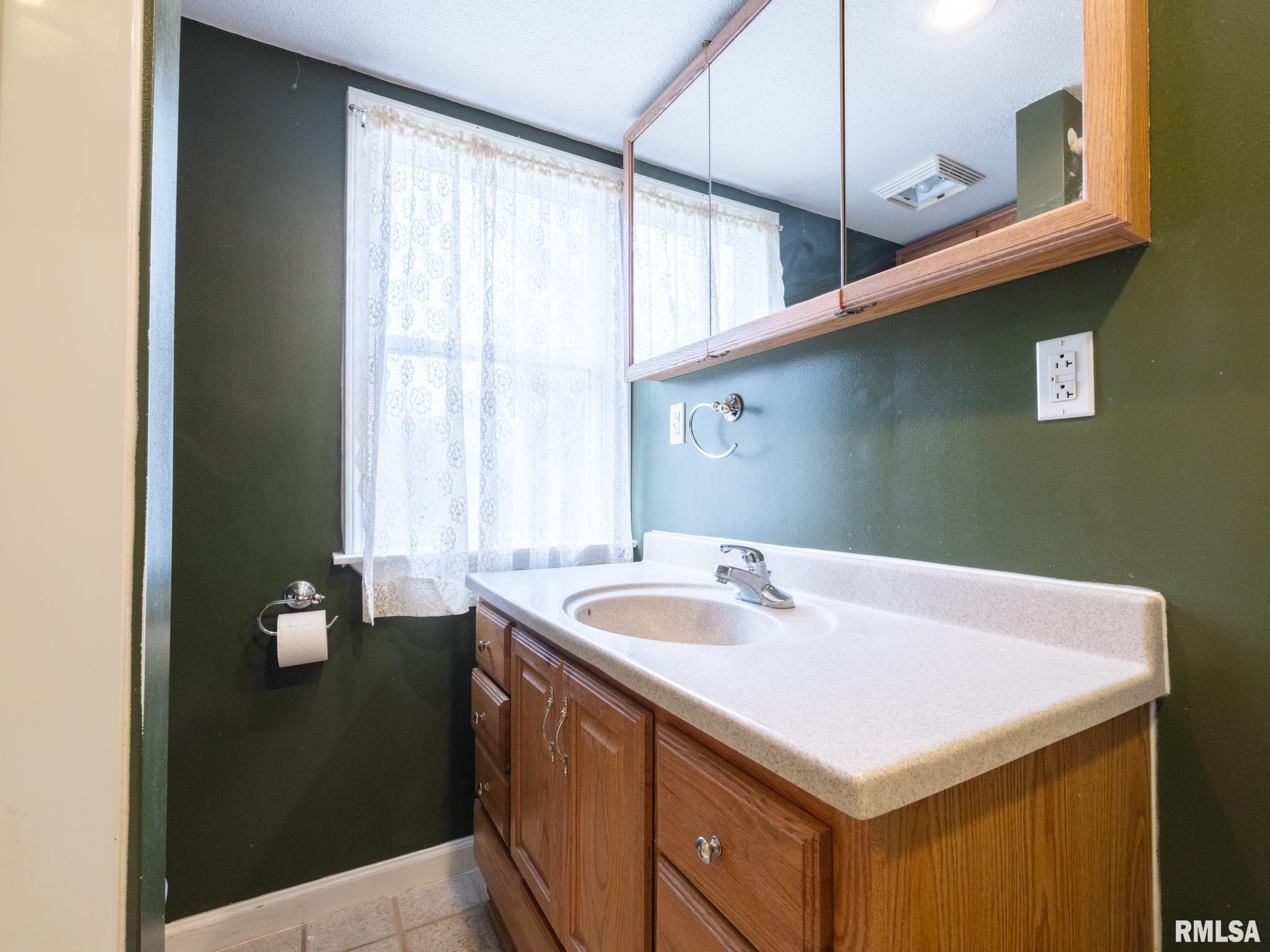210 S Cone Street, Farmington, Illinois image 30